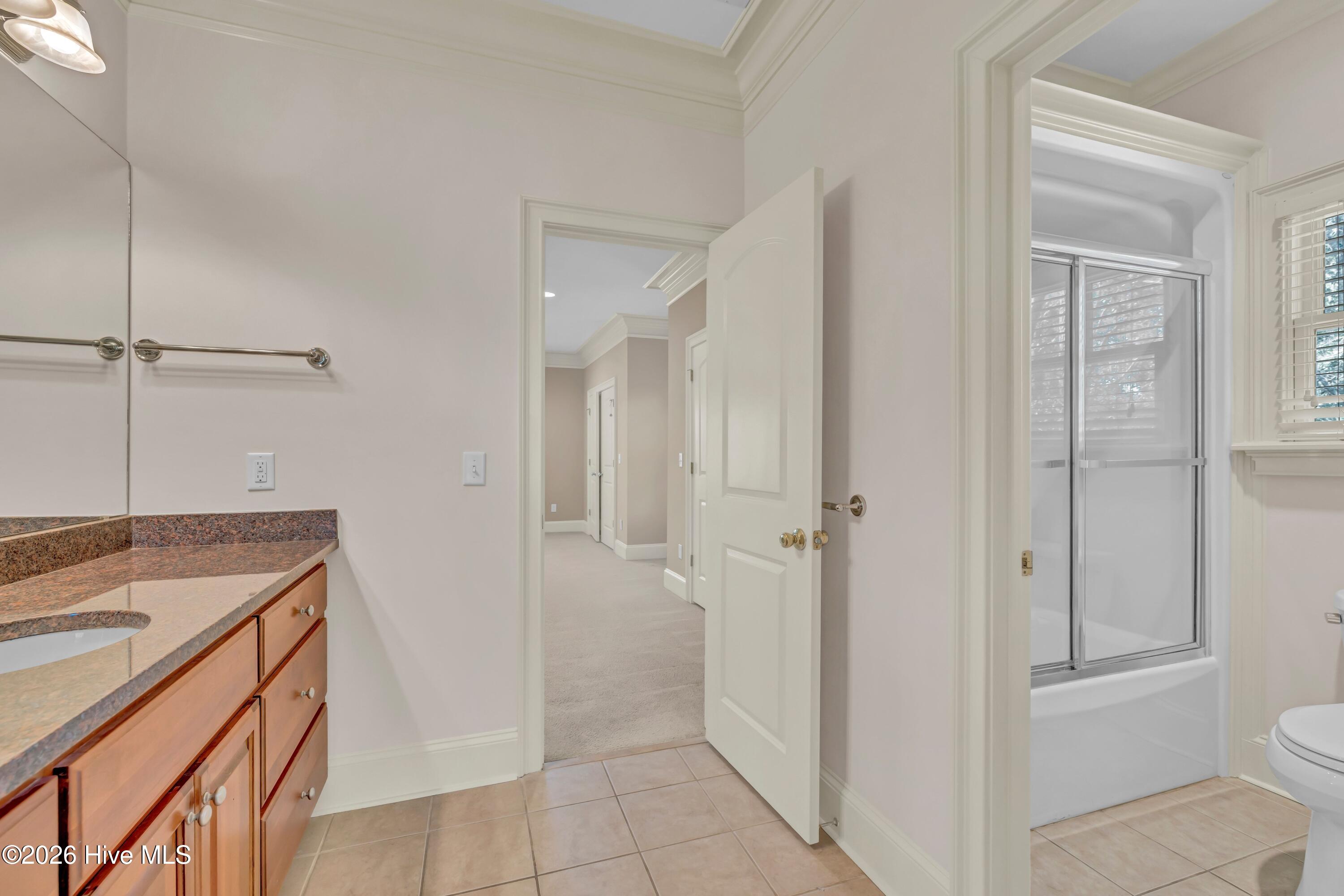 100556623 | Photo 44