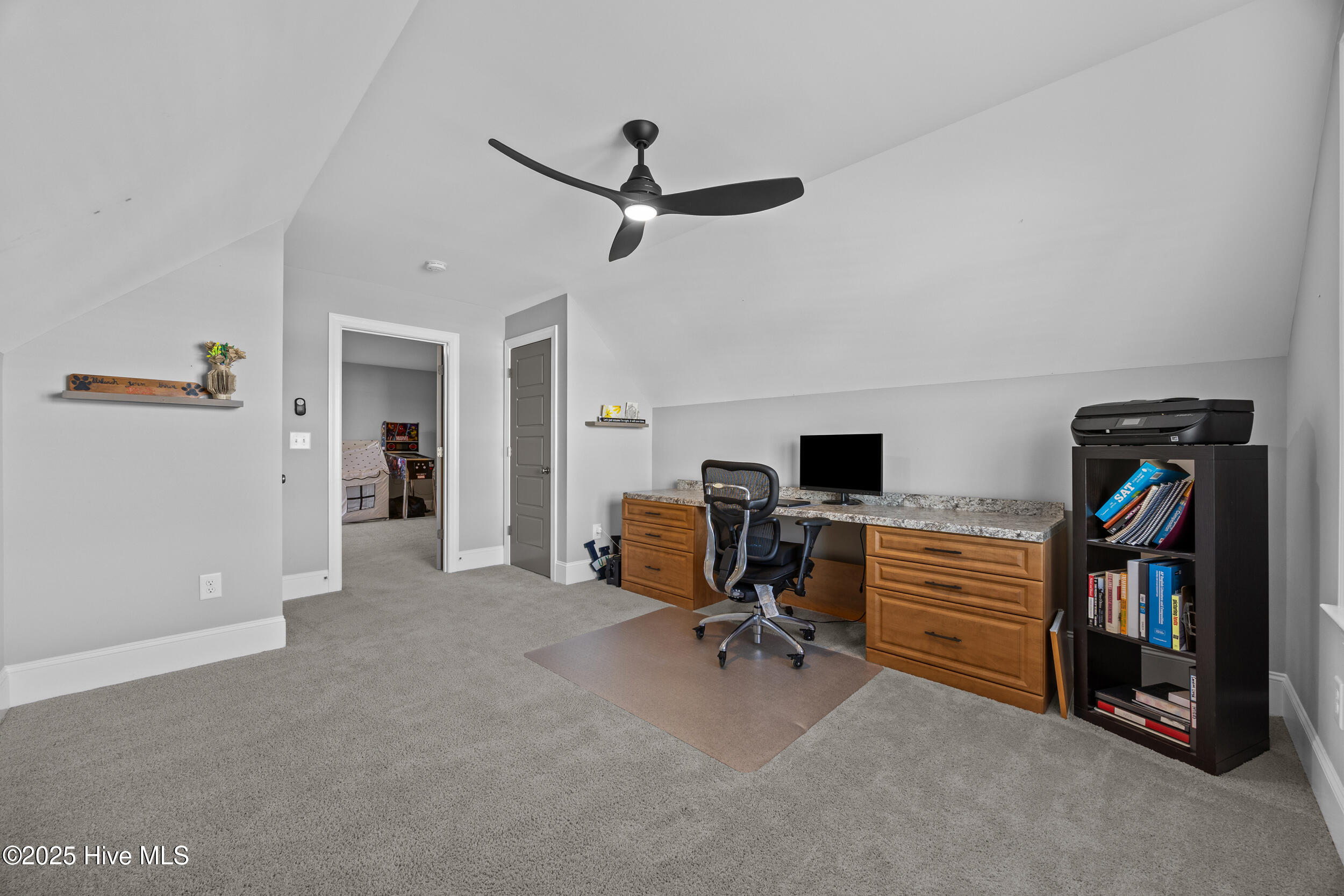 100545098 | Photo 28