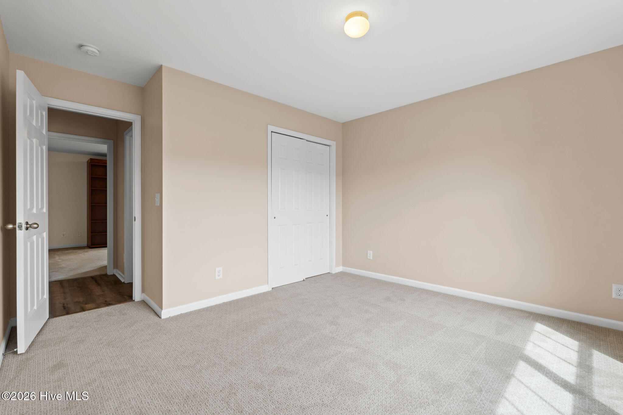 100565577 | Photo 24