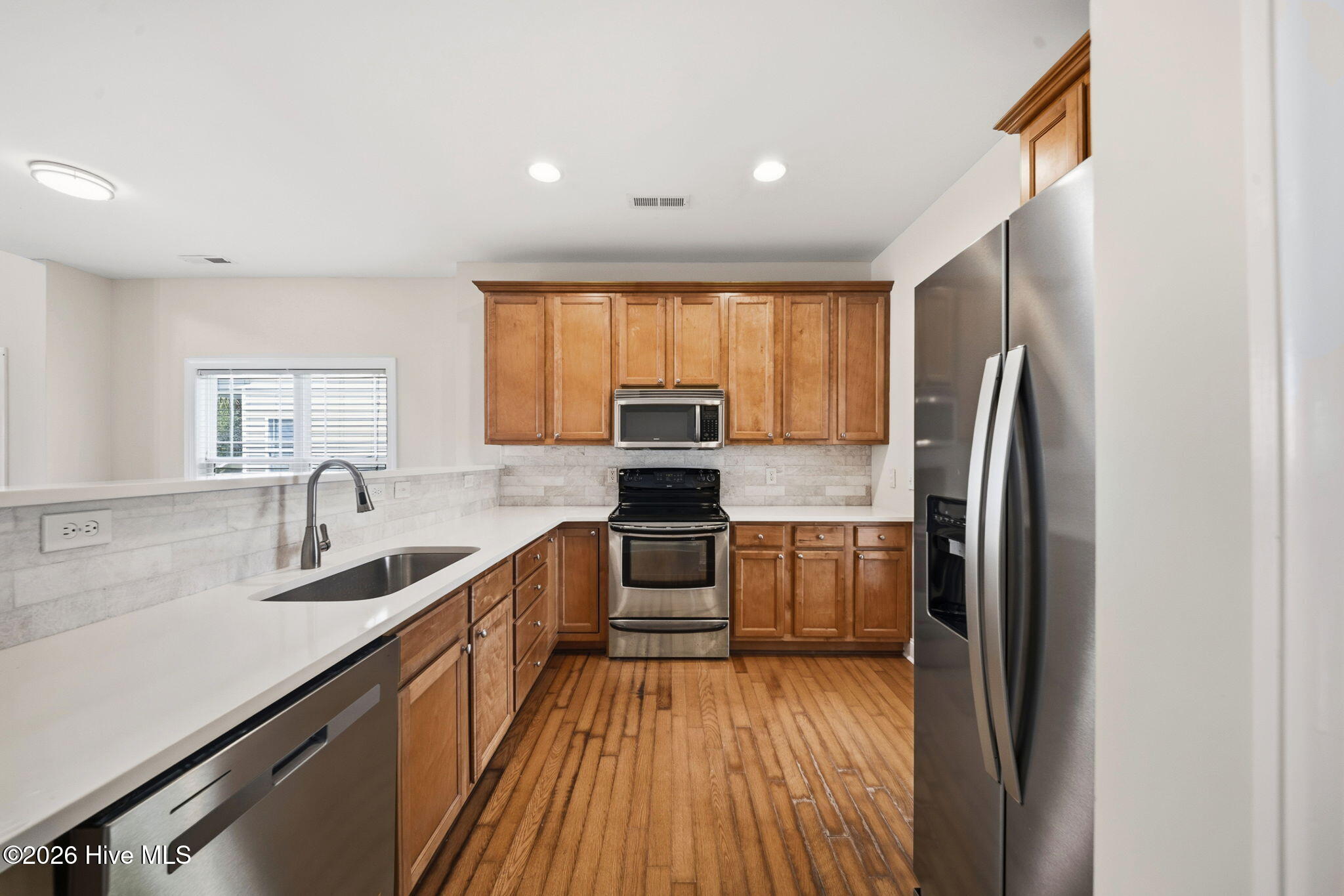 100566234 | Photo 24