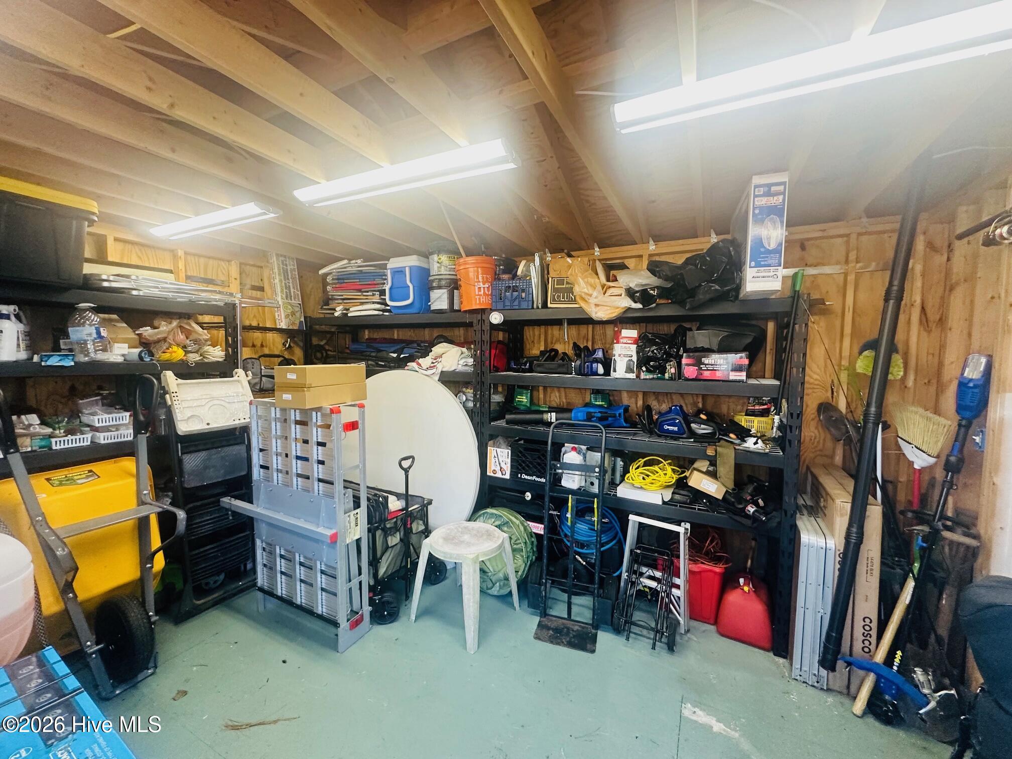 100548768 | Photo 31