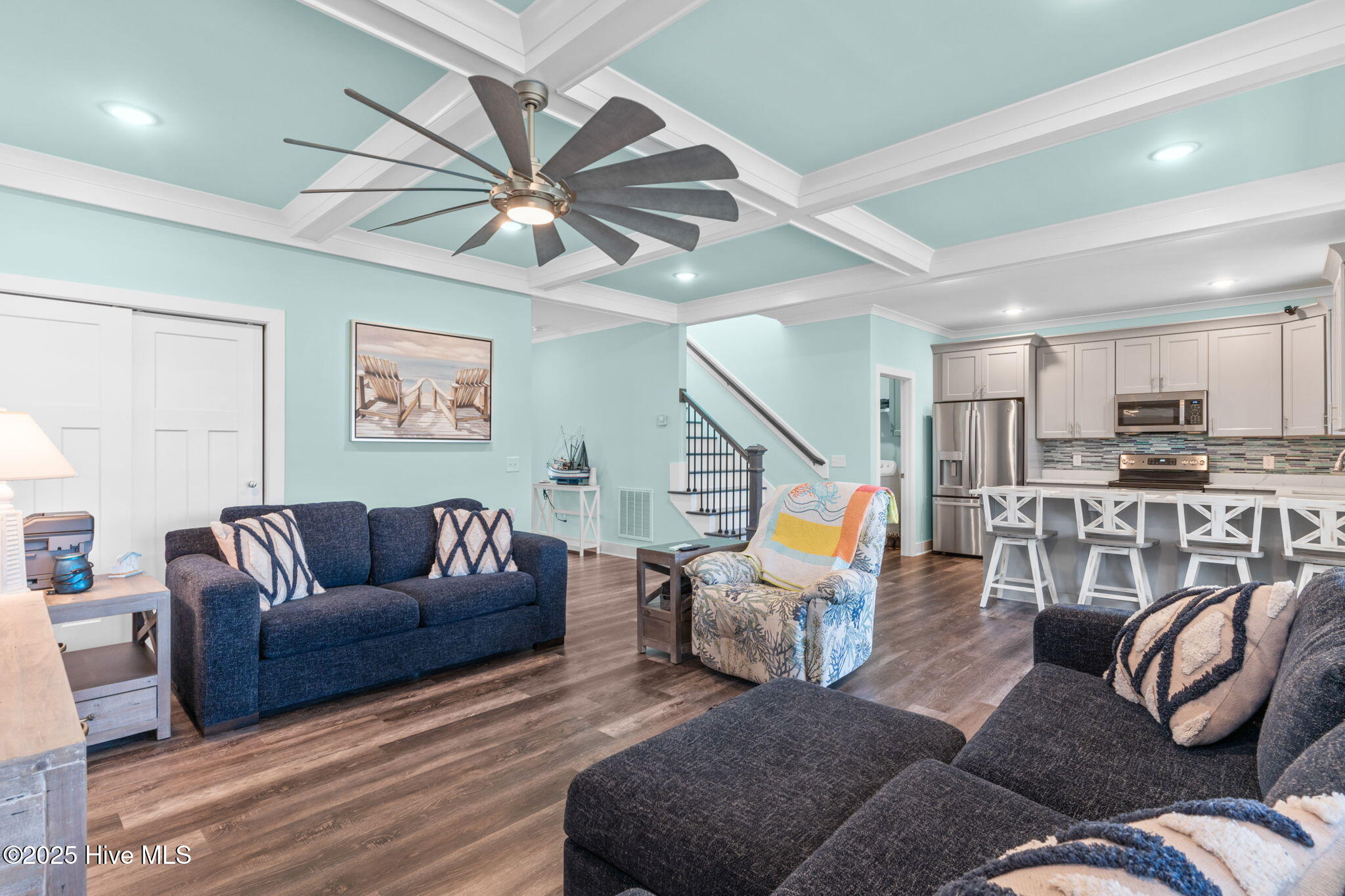 100527753 | Photo 47