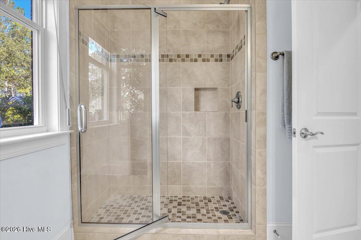 100556407 | Photo 36