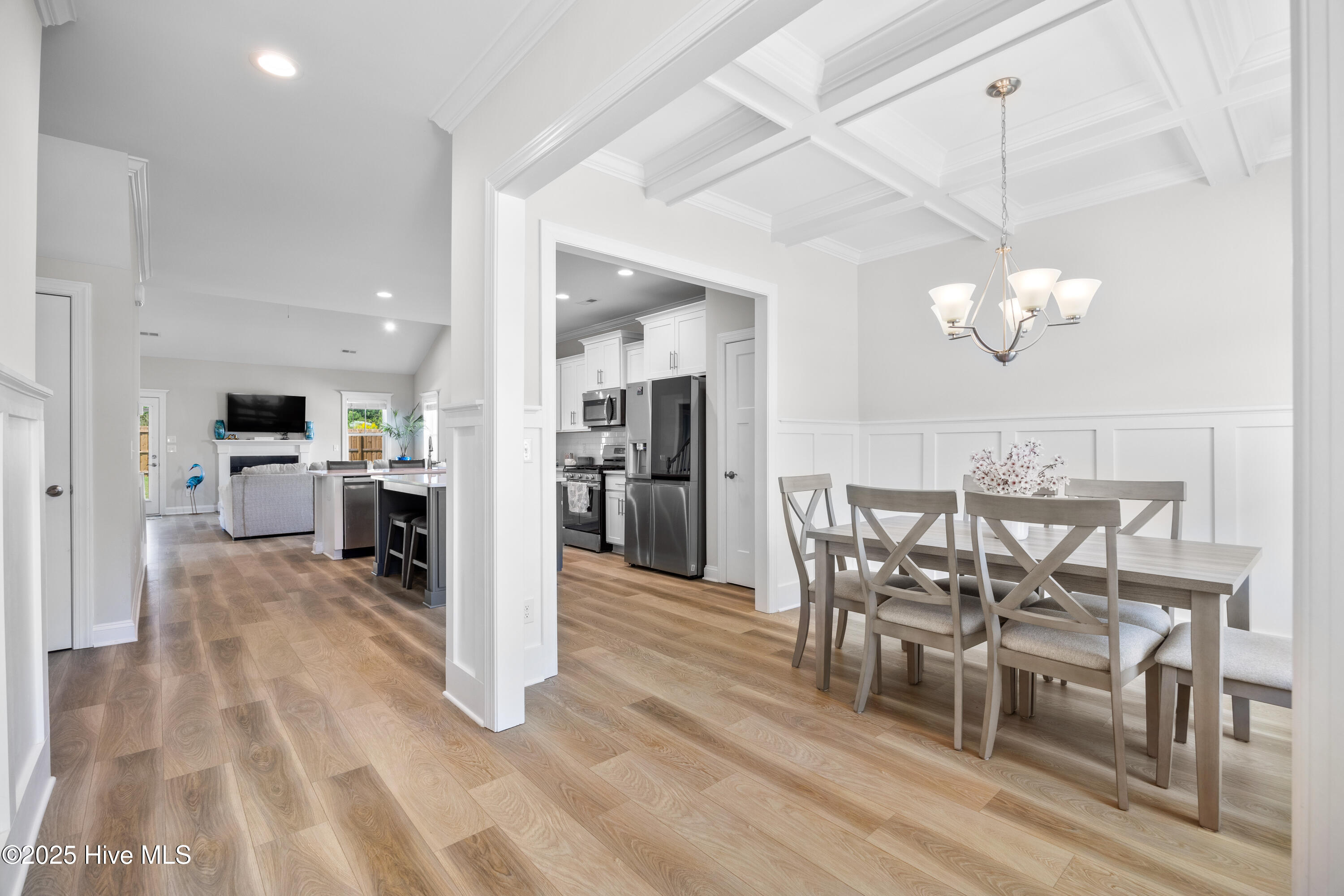 100531716 | Photo 14