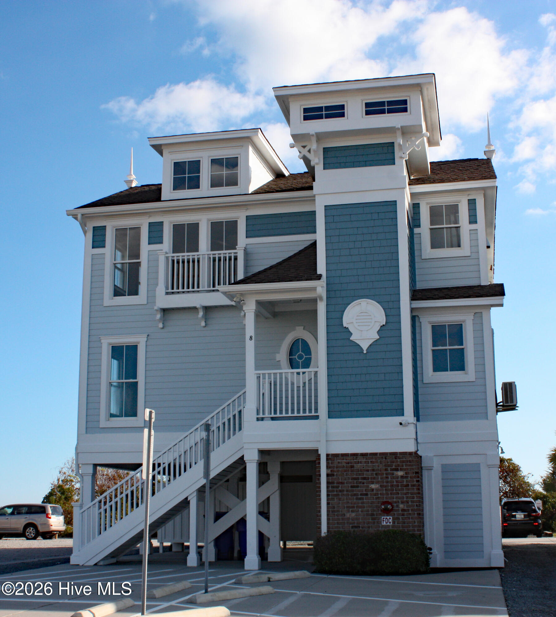 100560332 | Photo 10