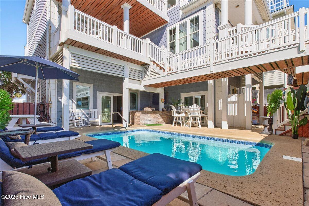 100538364 | Photo 53