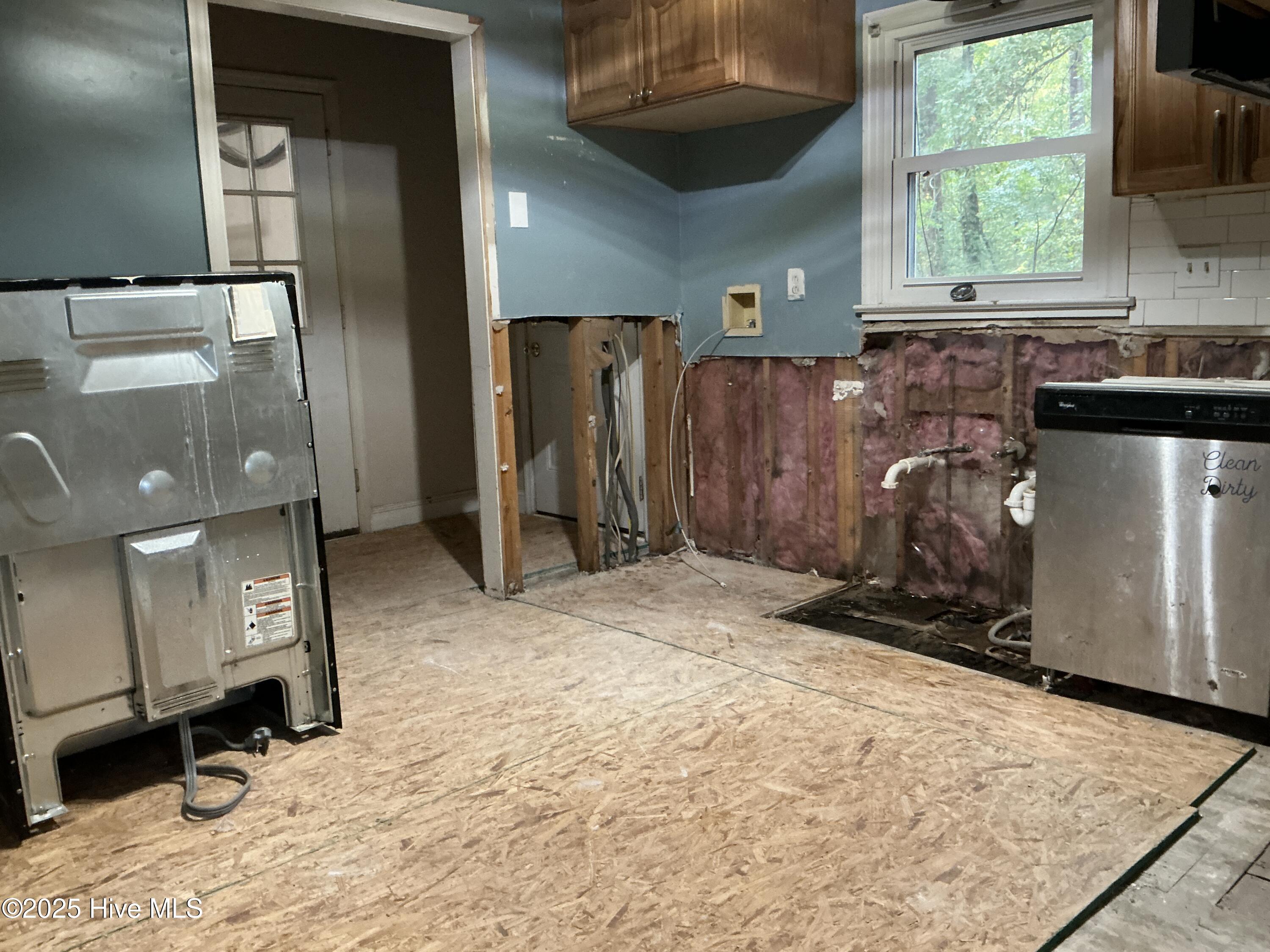 128 Robinhood Drive, Jacksonville, NC 28546 – photo 7: IMG_4198