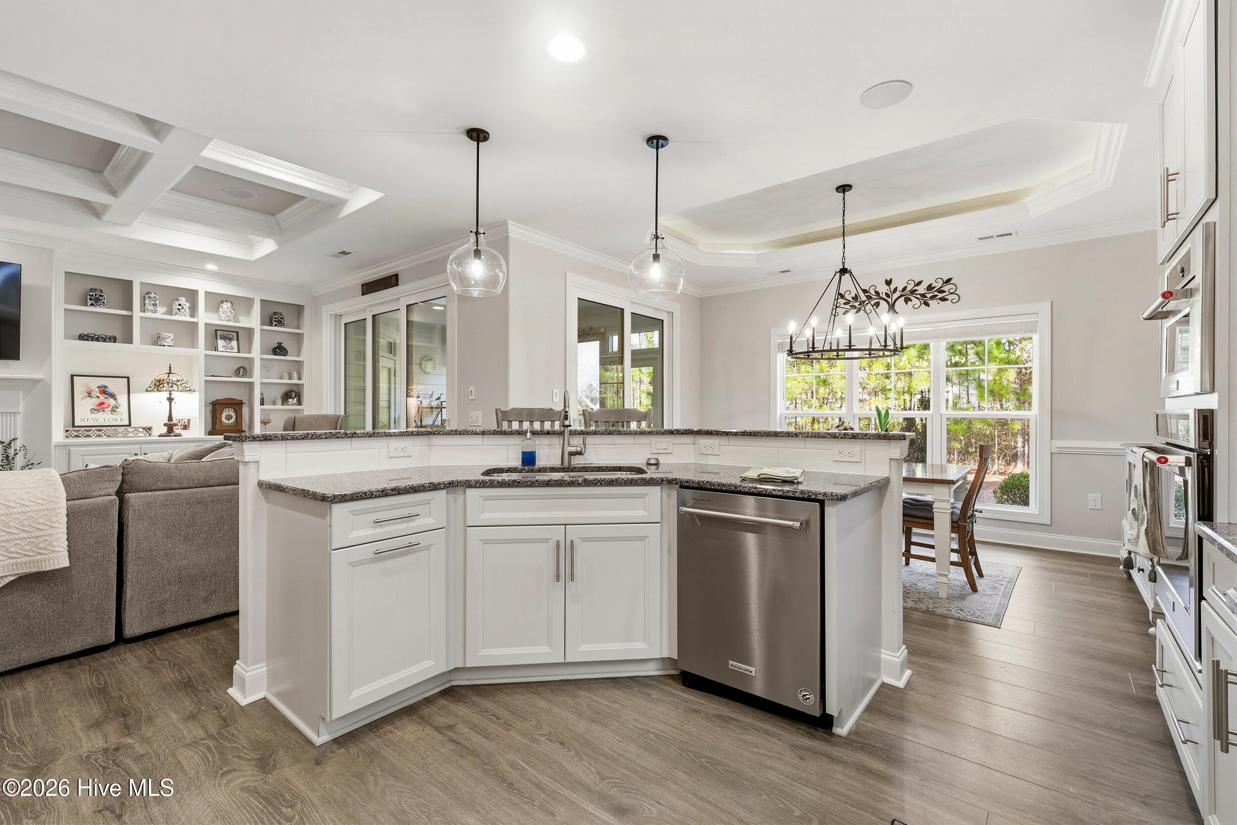 100551027 | Photo 23