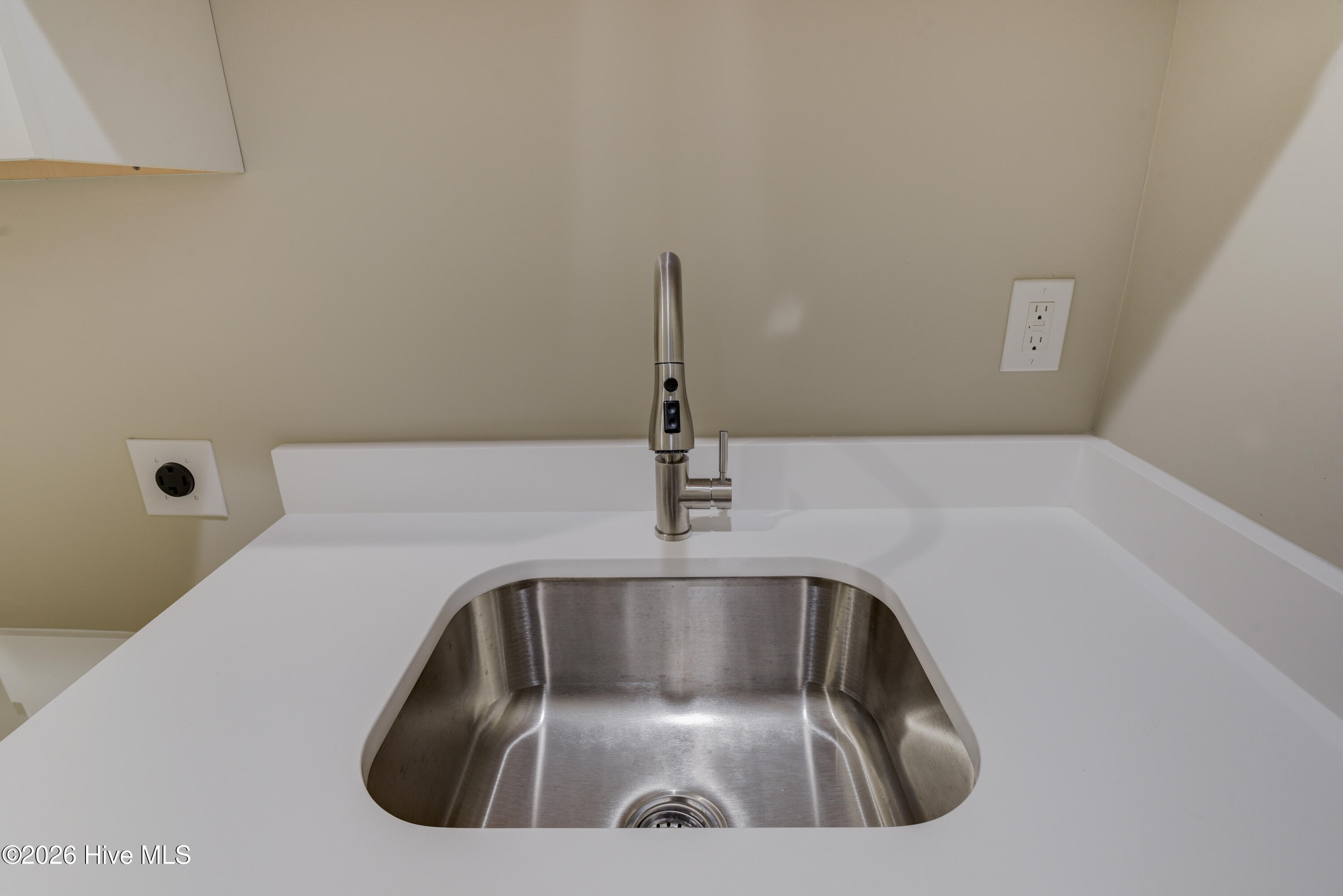 100563522 | Photo 10