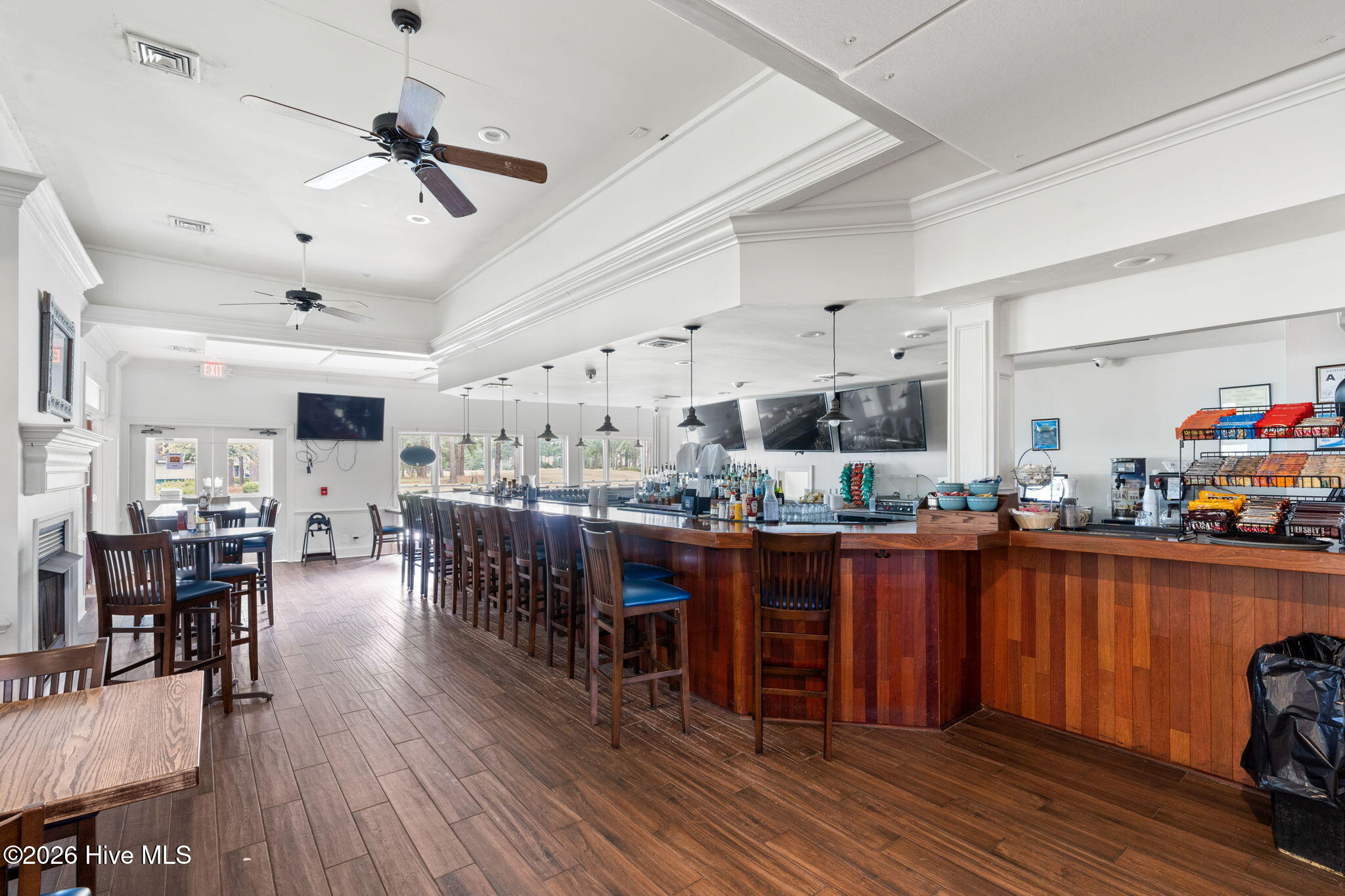 100558044 | Photo 78