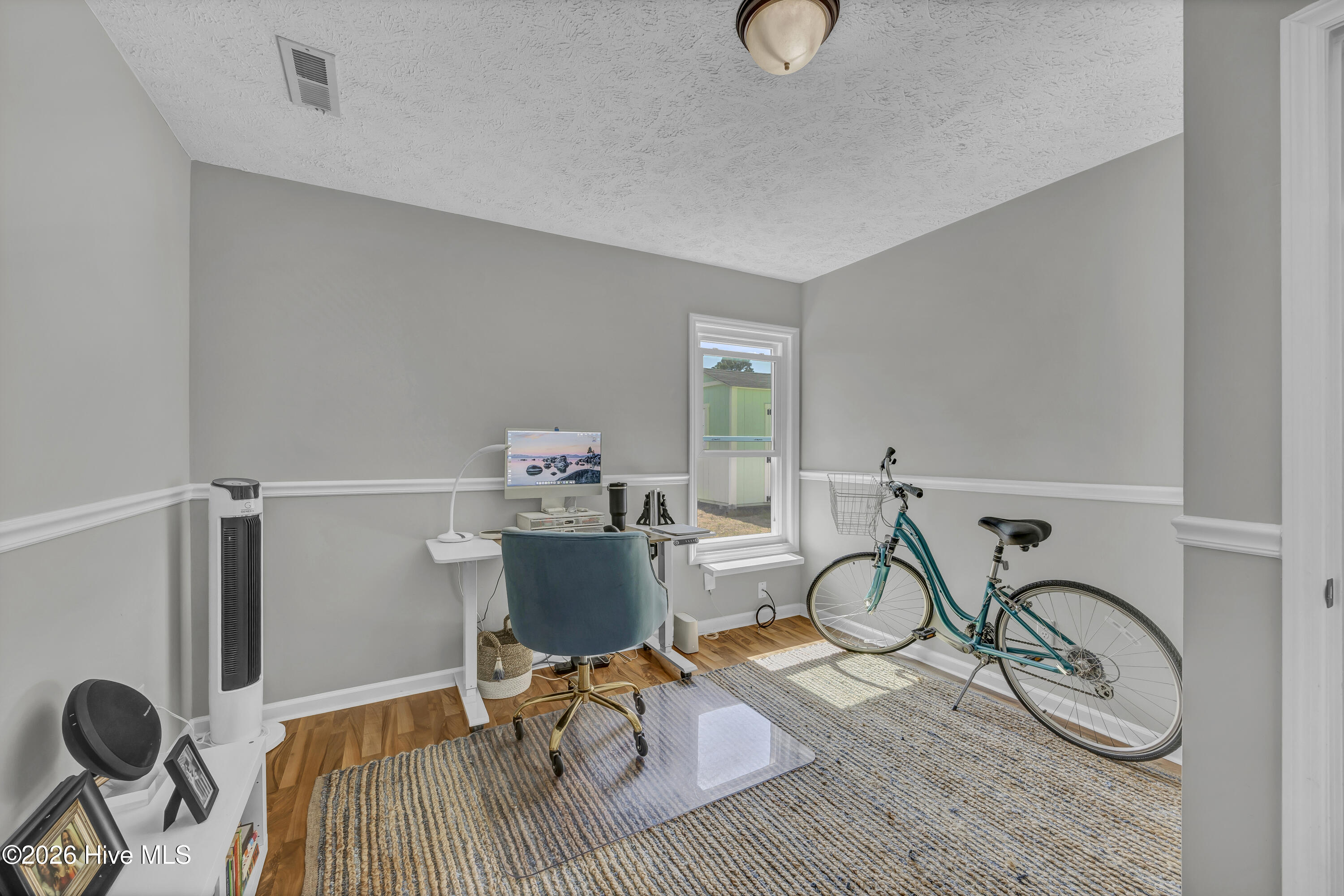 100565198 | Photo 19