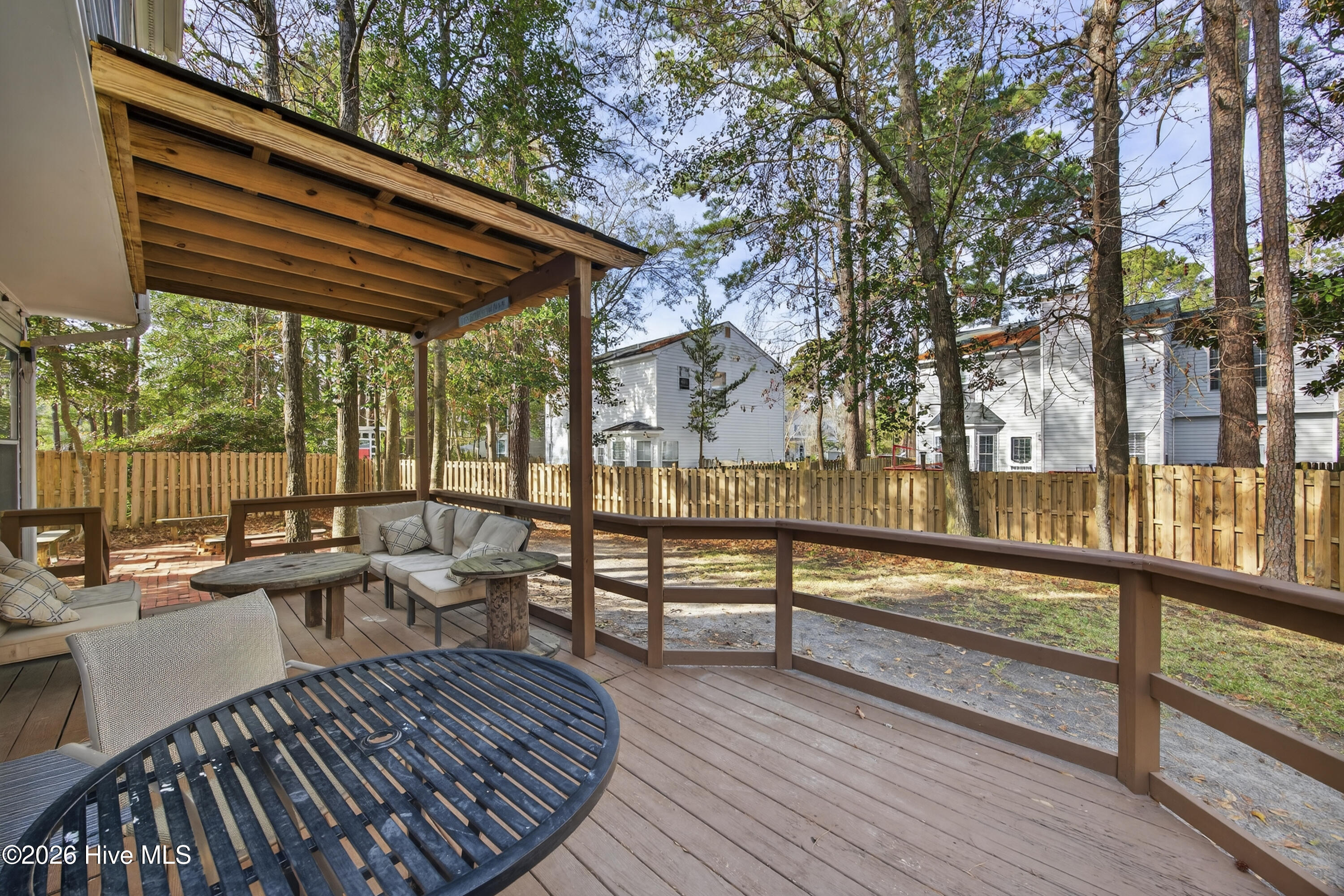 100550573 | Photo 32