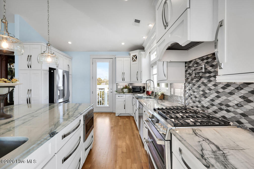 100564206 | Photo 38