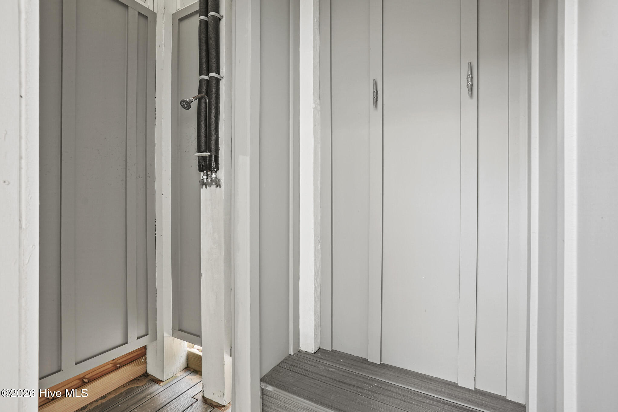 100558393 | Photo 35