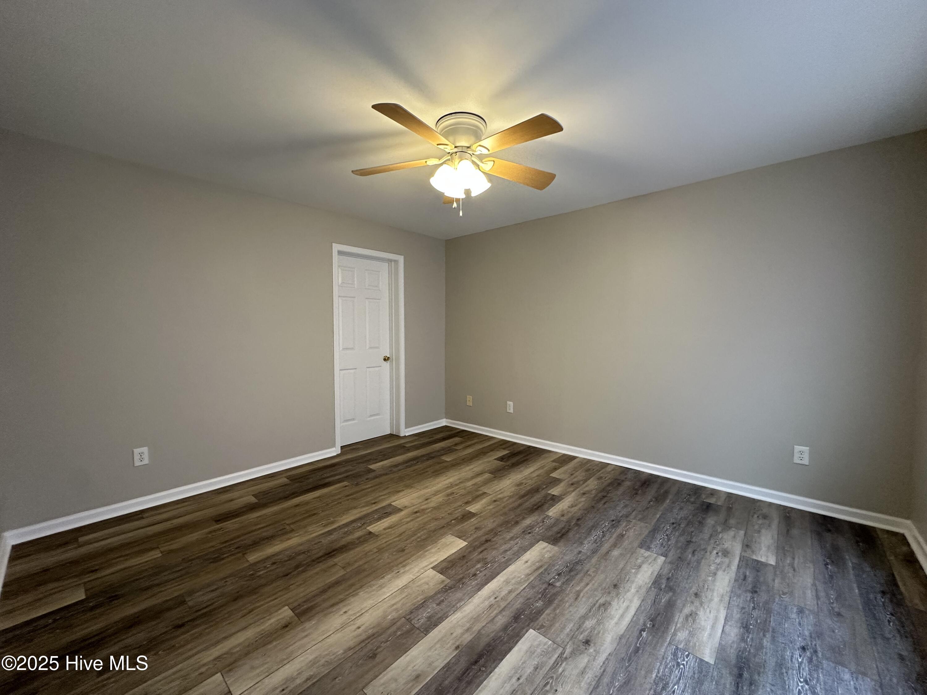 100533896 | Photo 18