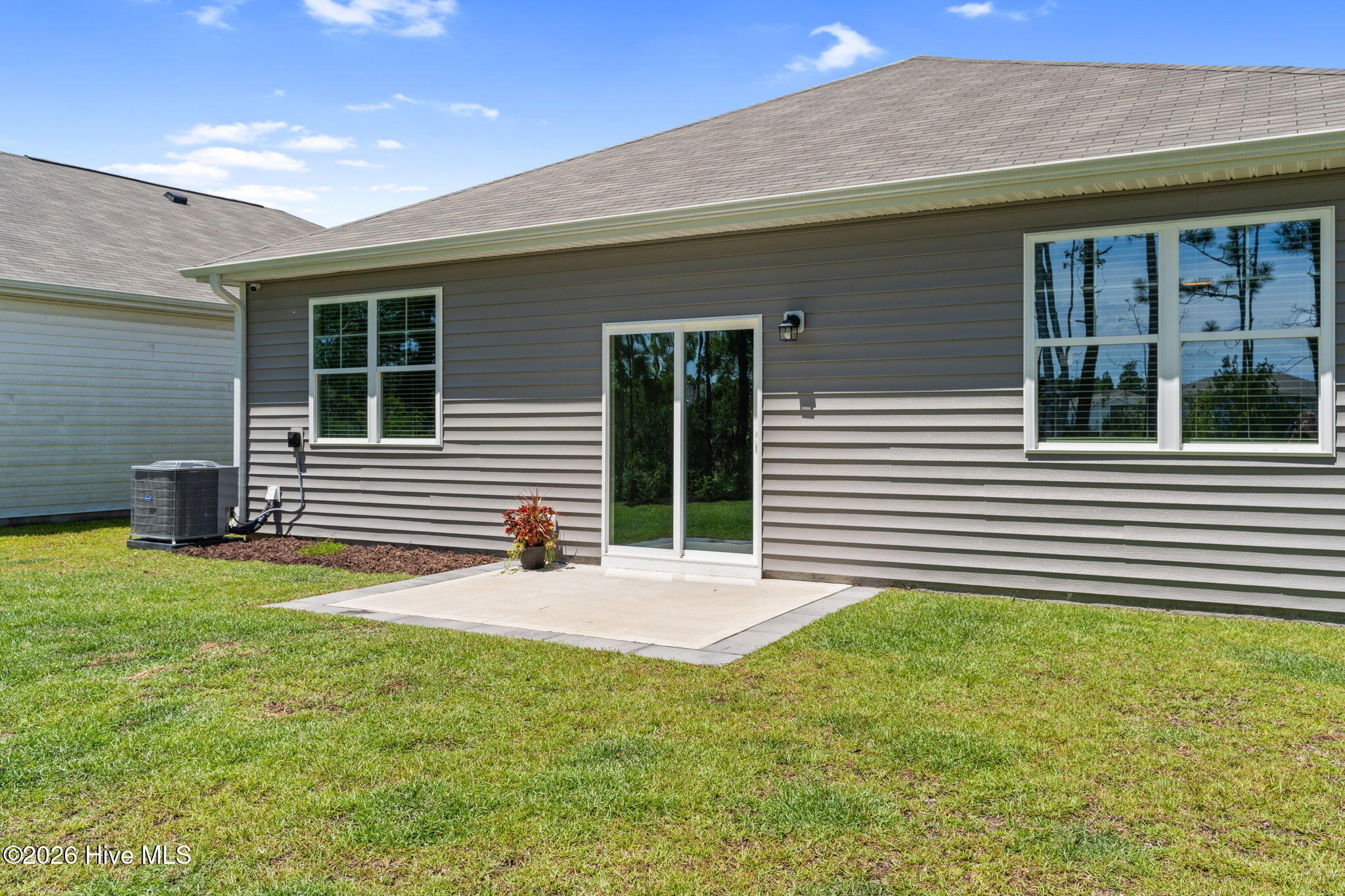 100556458 | Photo 33