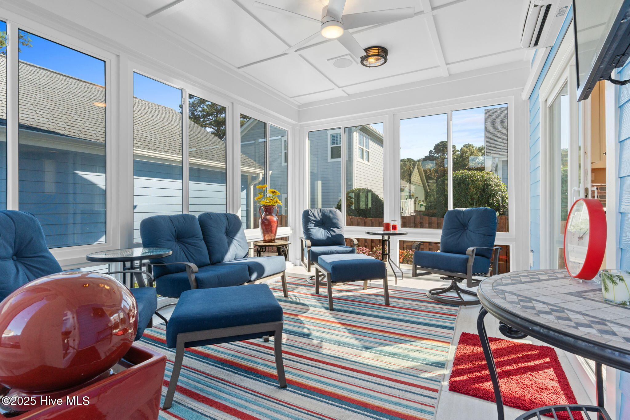 100541992 | Photo 66