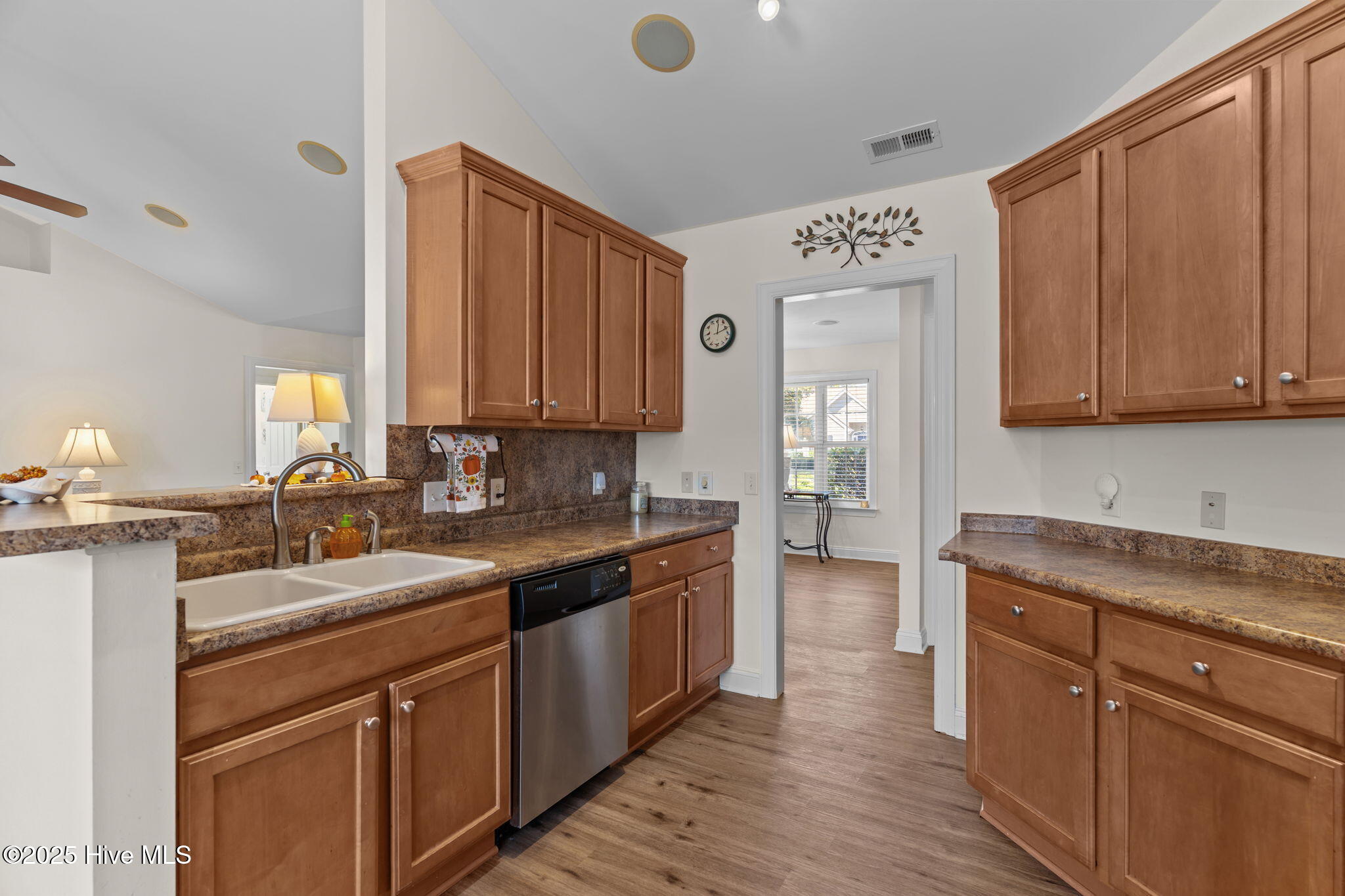 100537939 | Photo 14