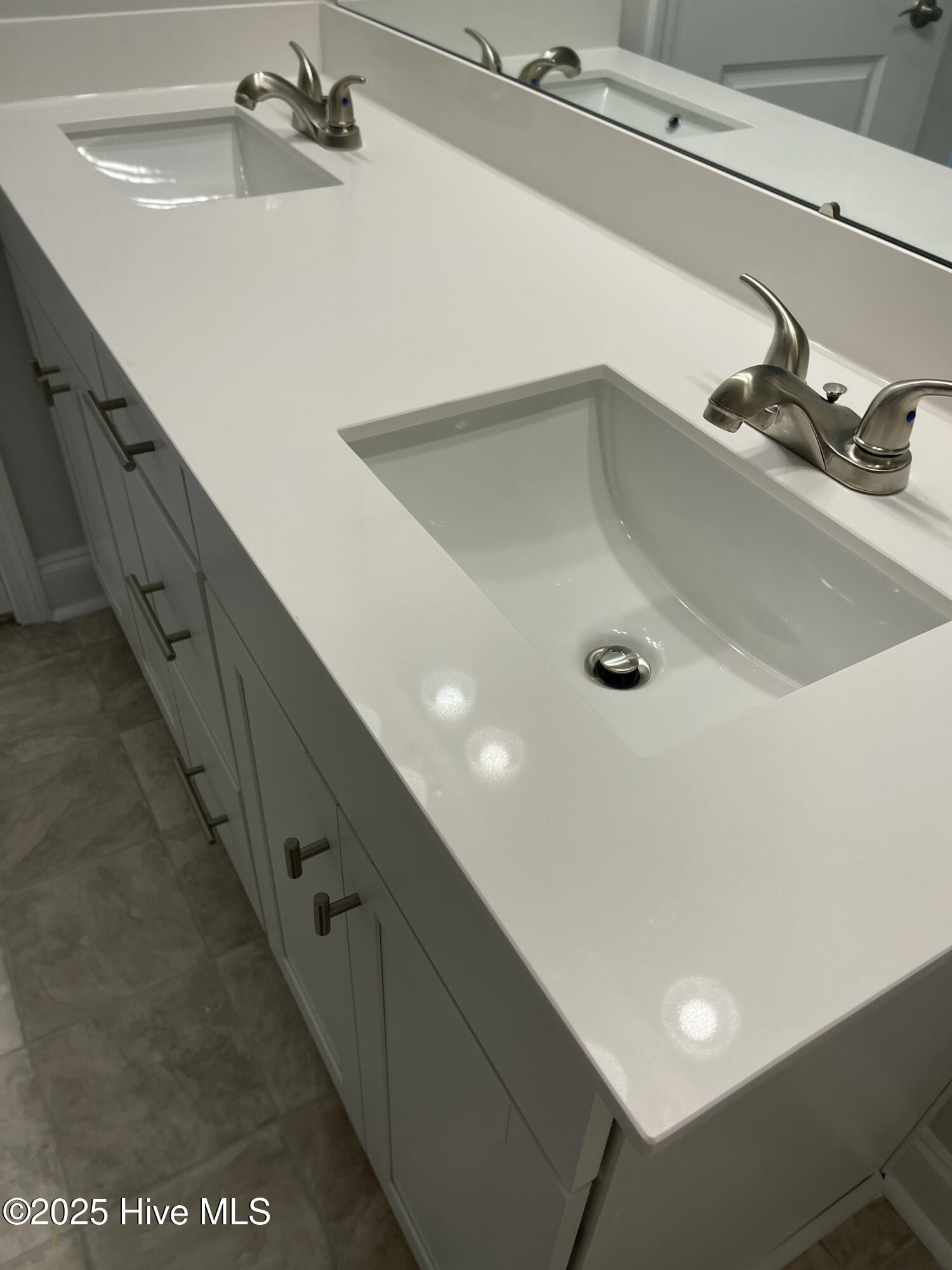 100422121 | Photo 37