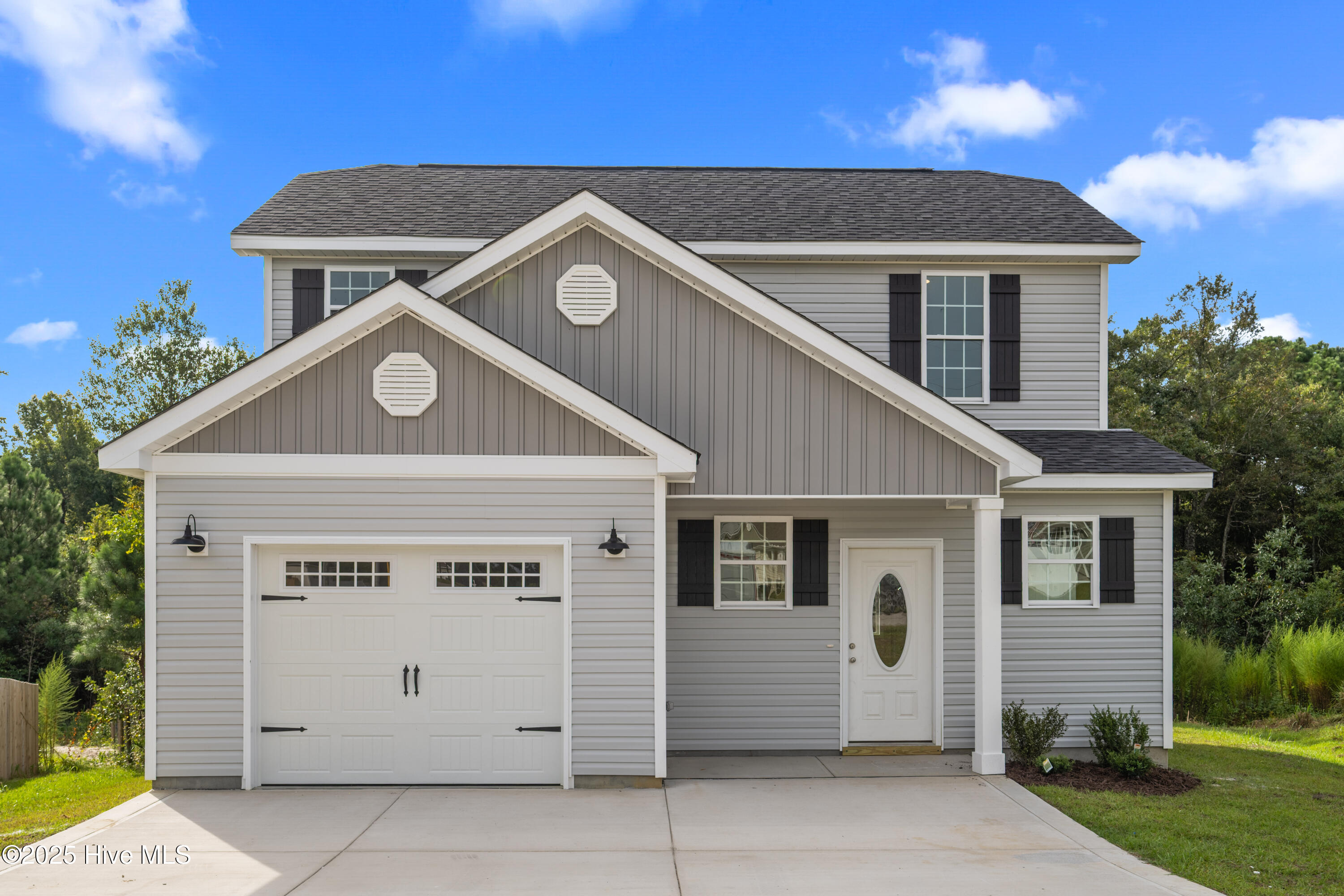 113 Grander Court, Sneads Ferry, NC 28460 – photo 2: 113 GRANDER FRONT