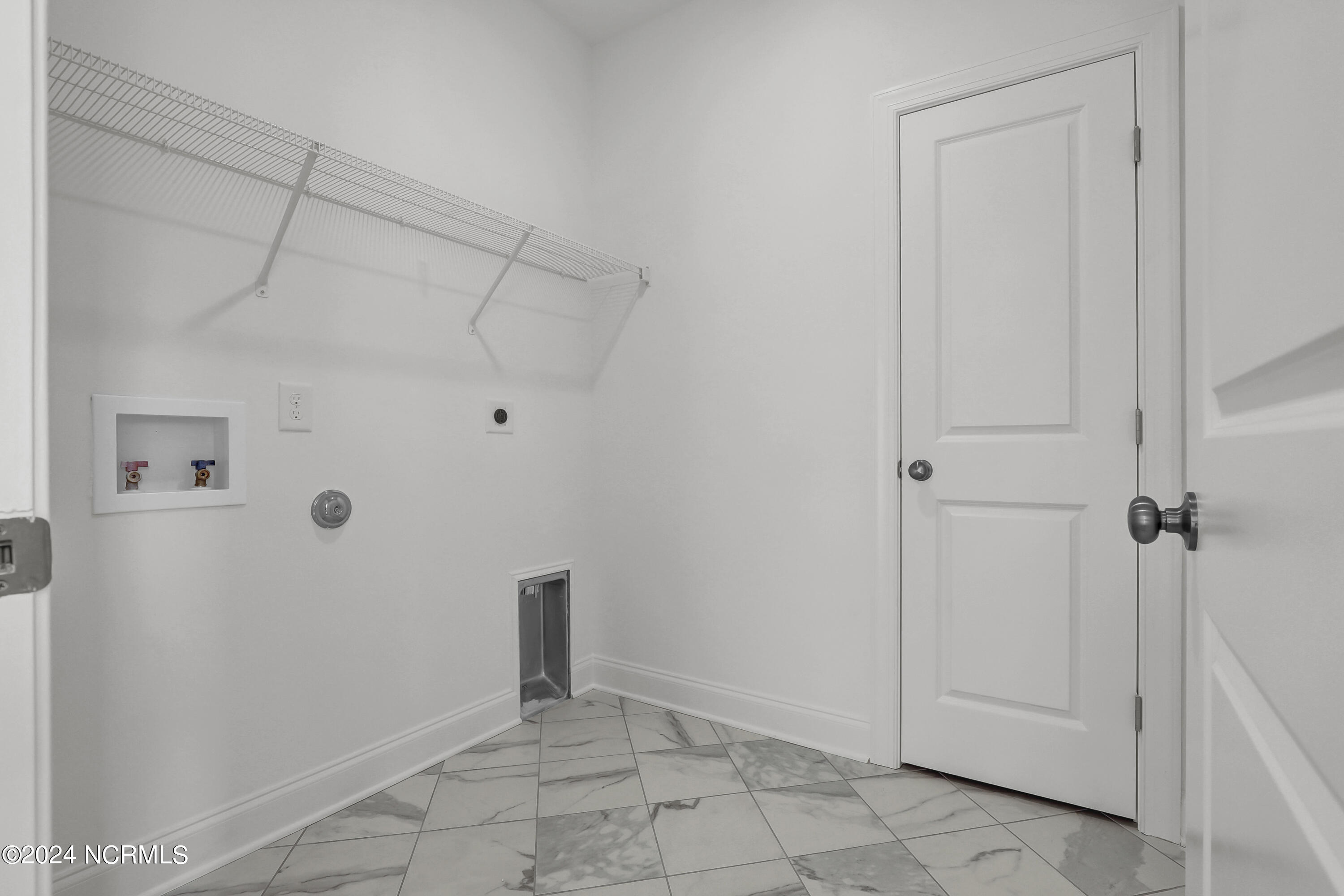 100457688 | Photo 22