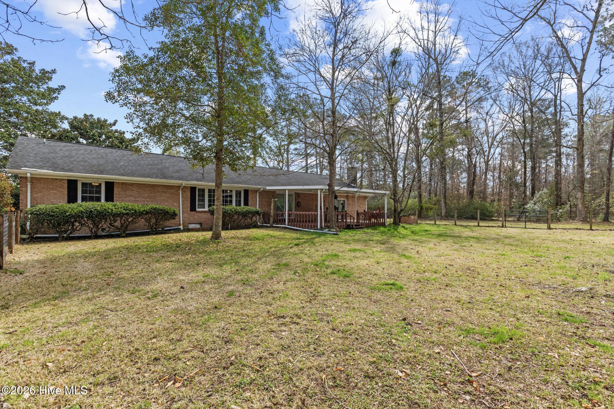 100560657 | Photo 36