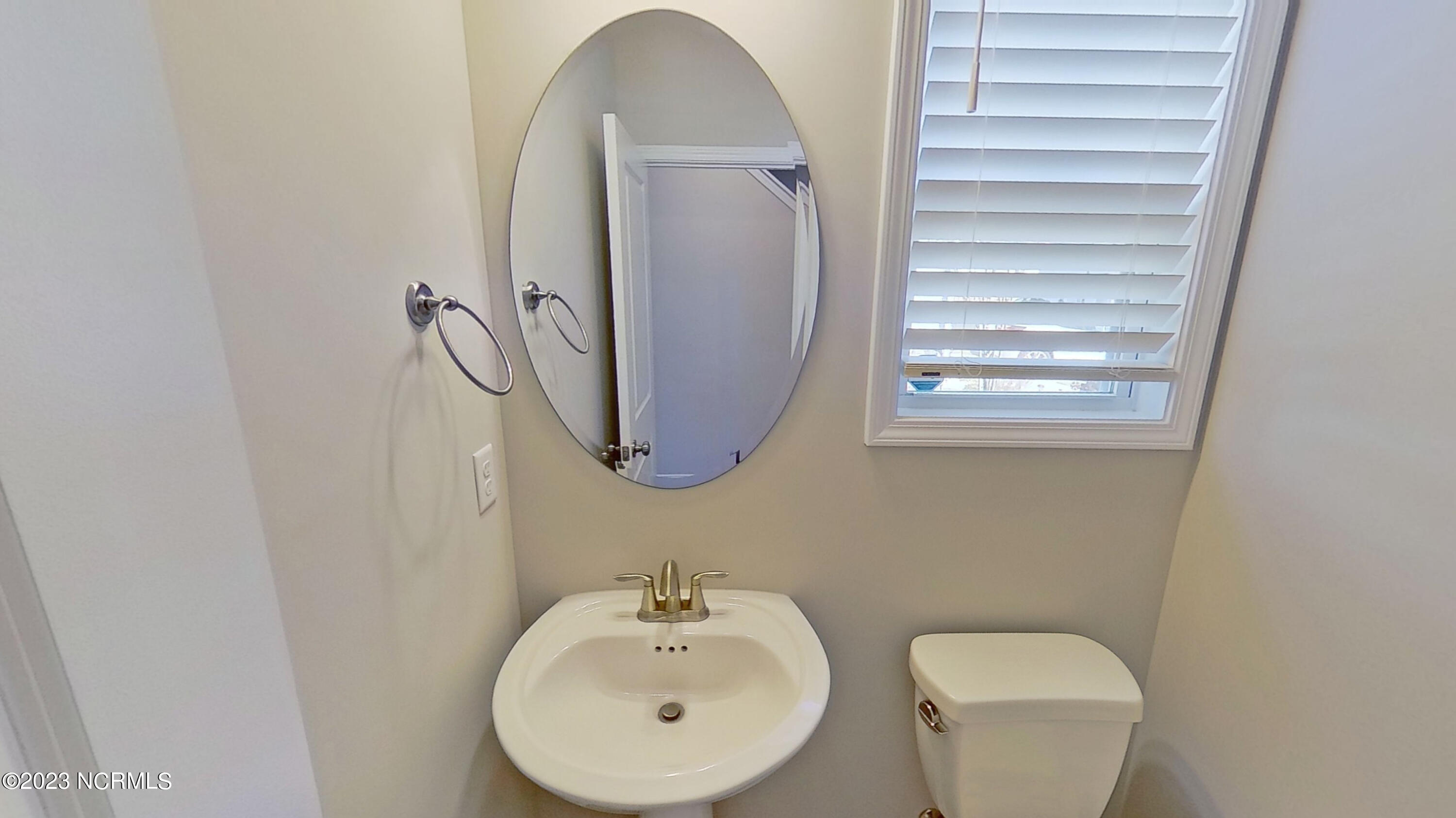 100543878 | Photo 14