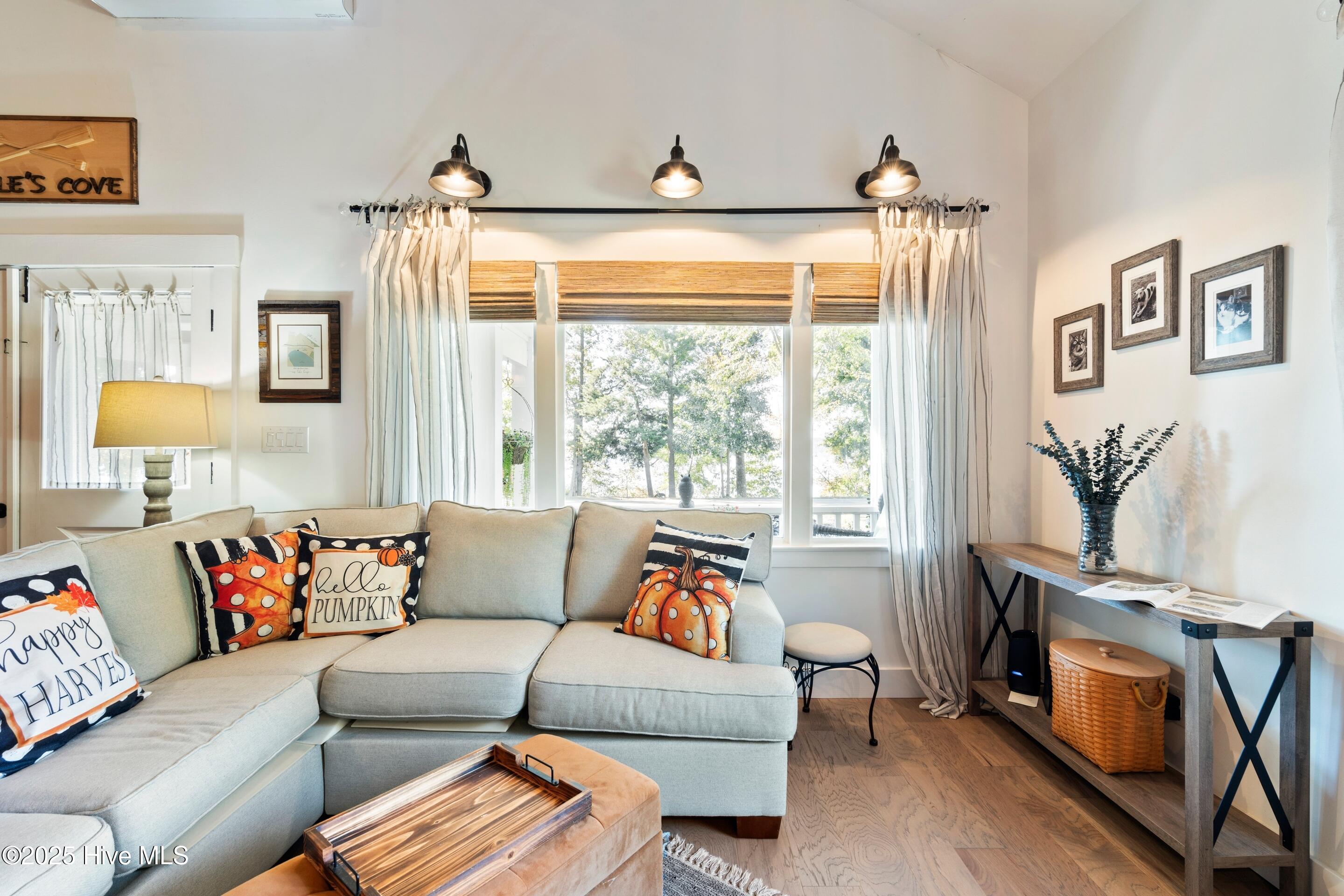 100538504 | Photo 21