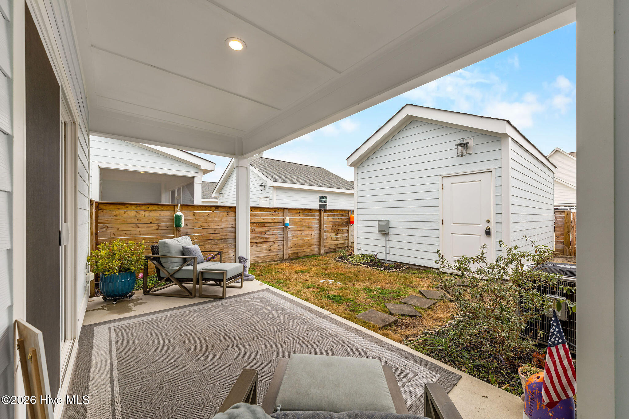 100558472 | Photo 14