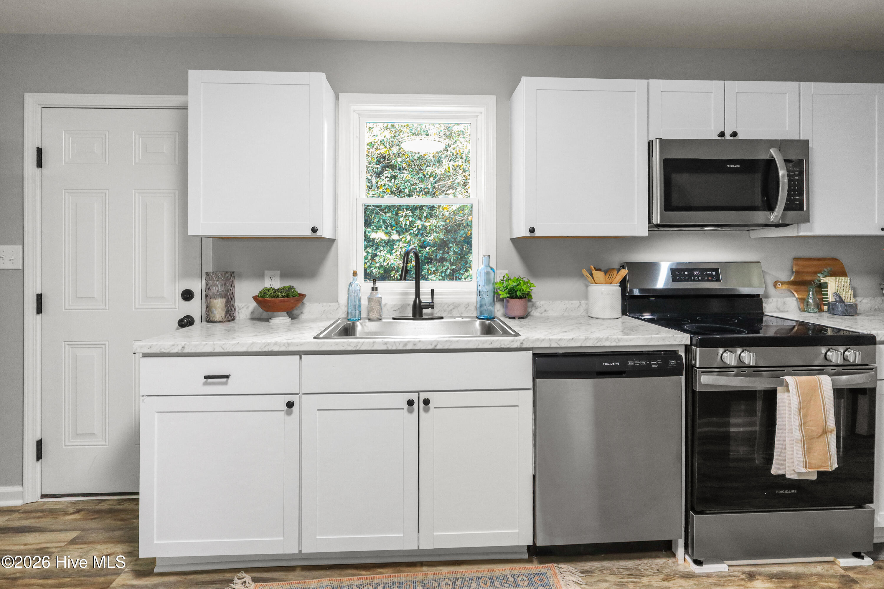 100569517 | Photo 13