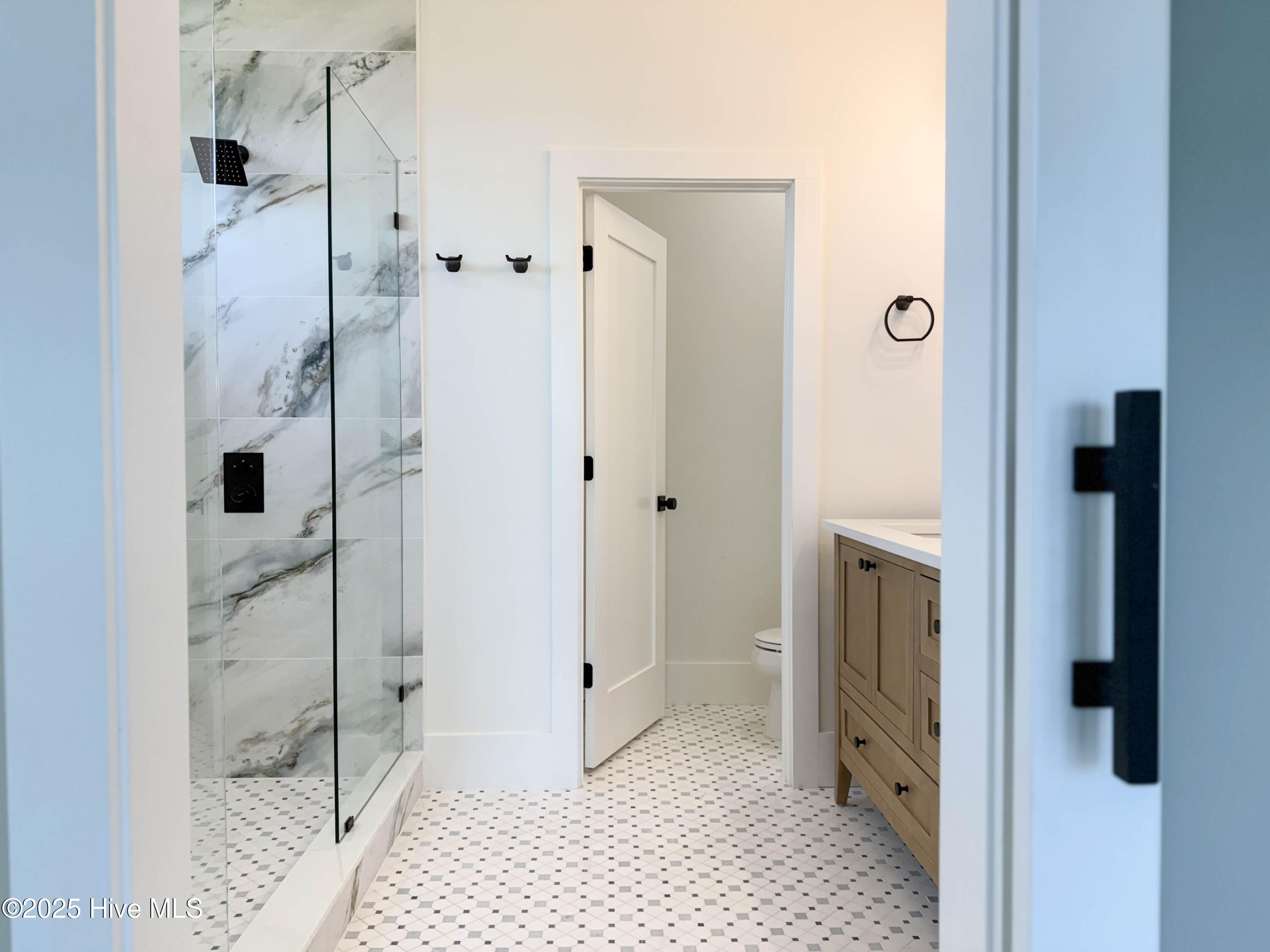 100539536 | Photo 114