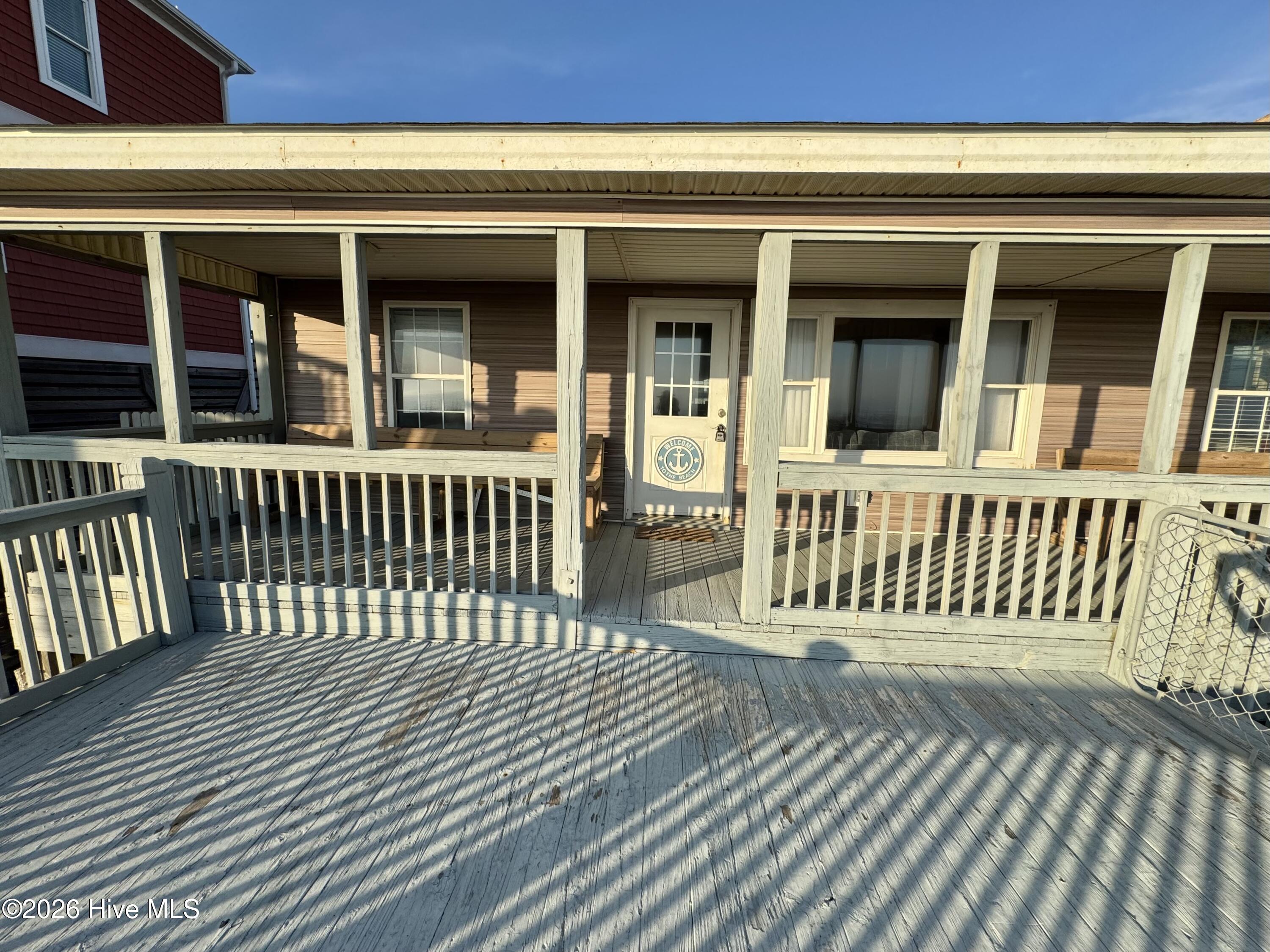 100548859 | Photo 33