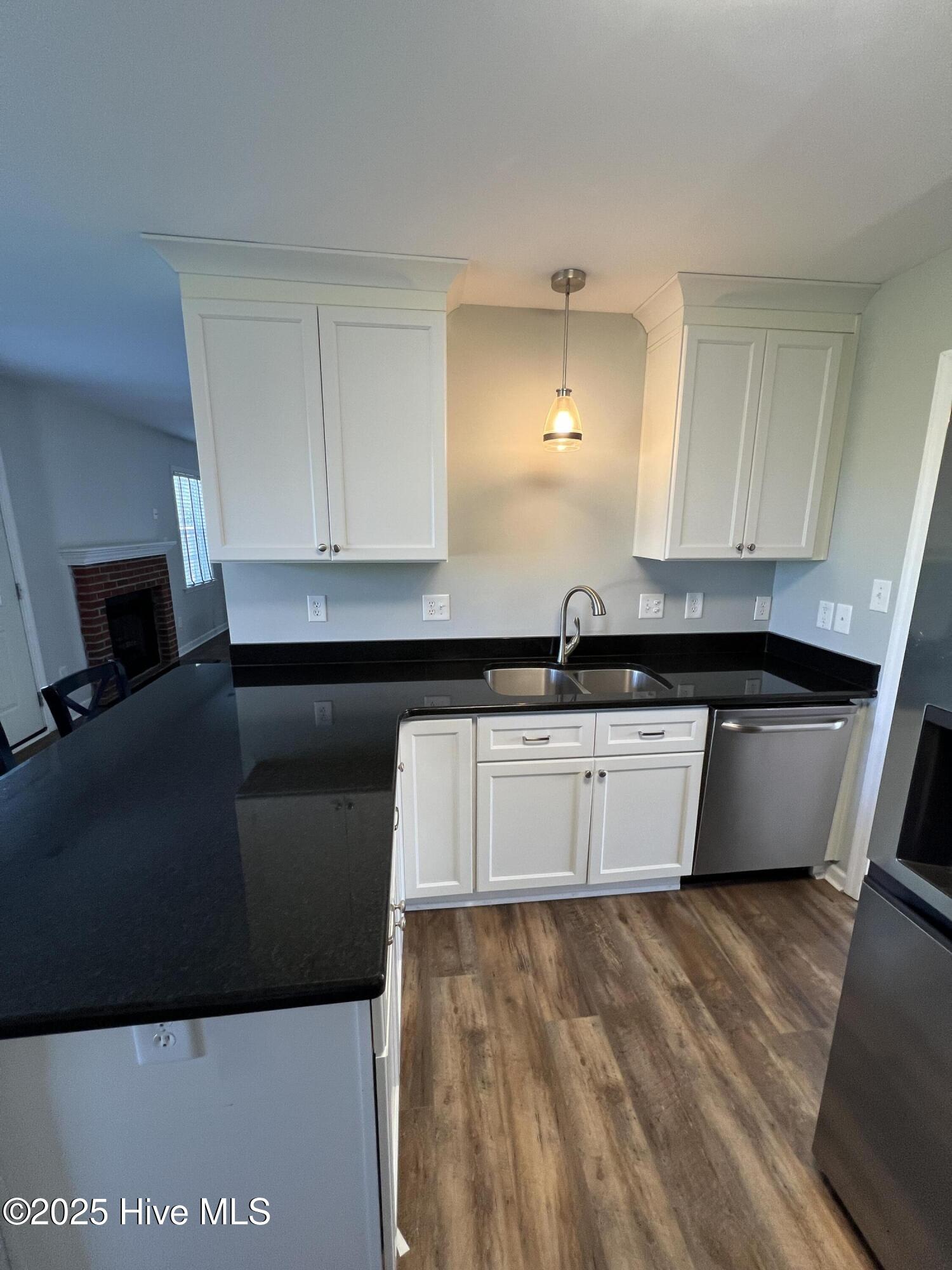 100528516 | Photo 35