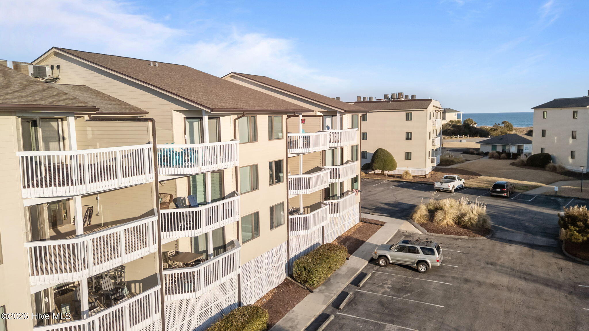 100554625 | Photo 40