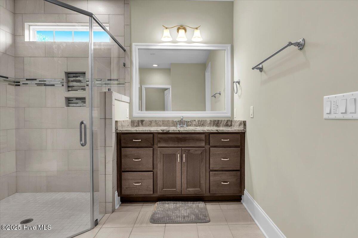 100540967 | Photo 48