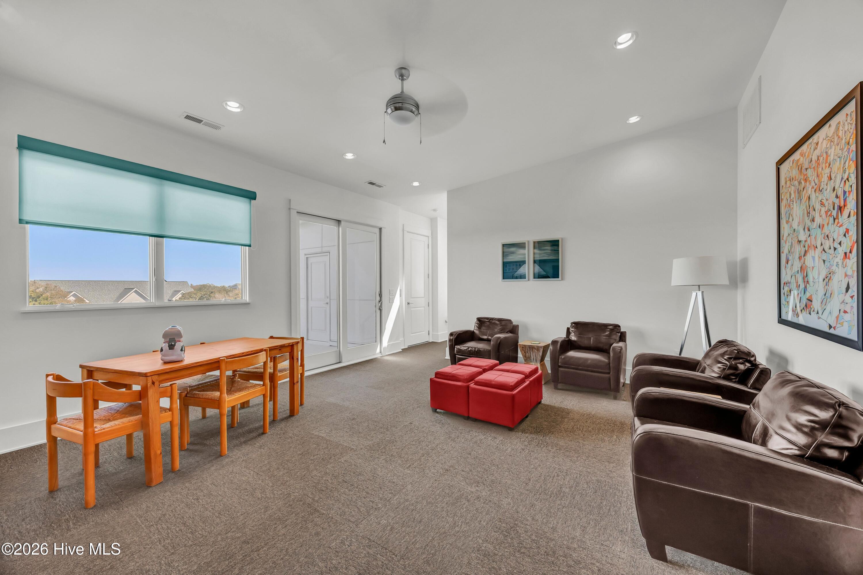 100559352 | Photo 52