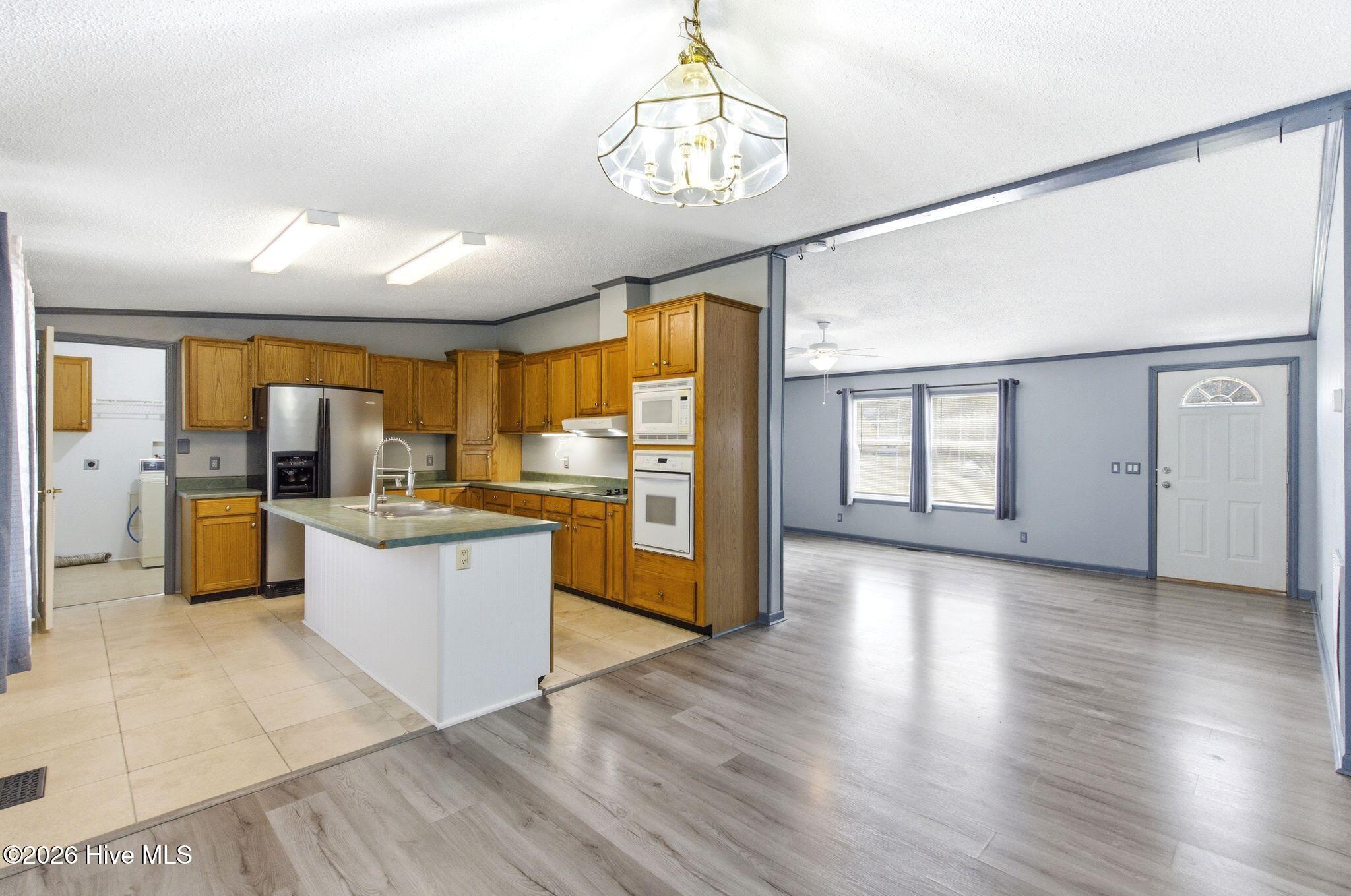 100561551 | Photo 17