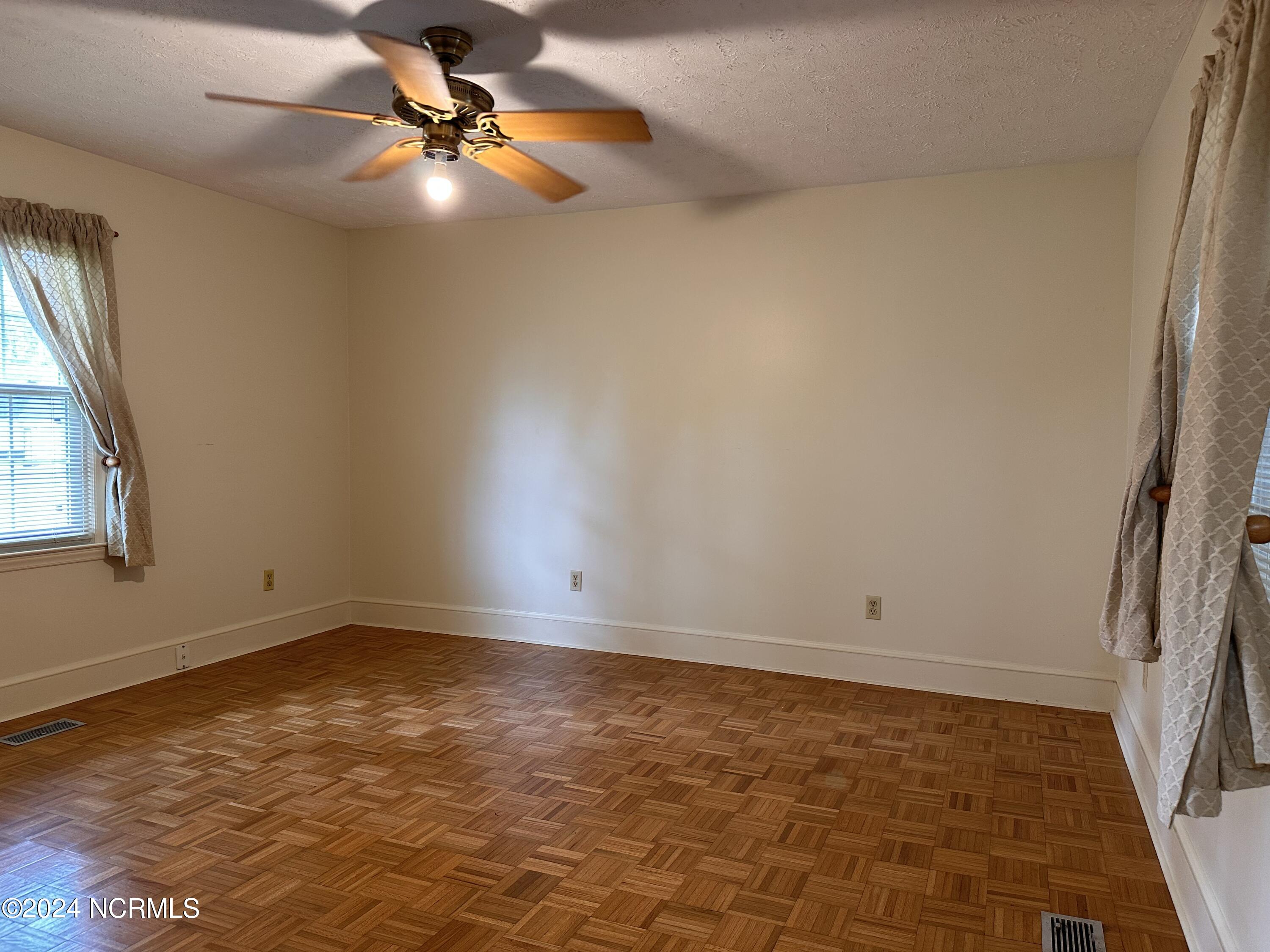 100466276 | Photo 52