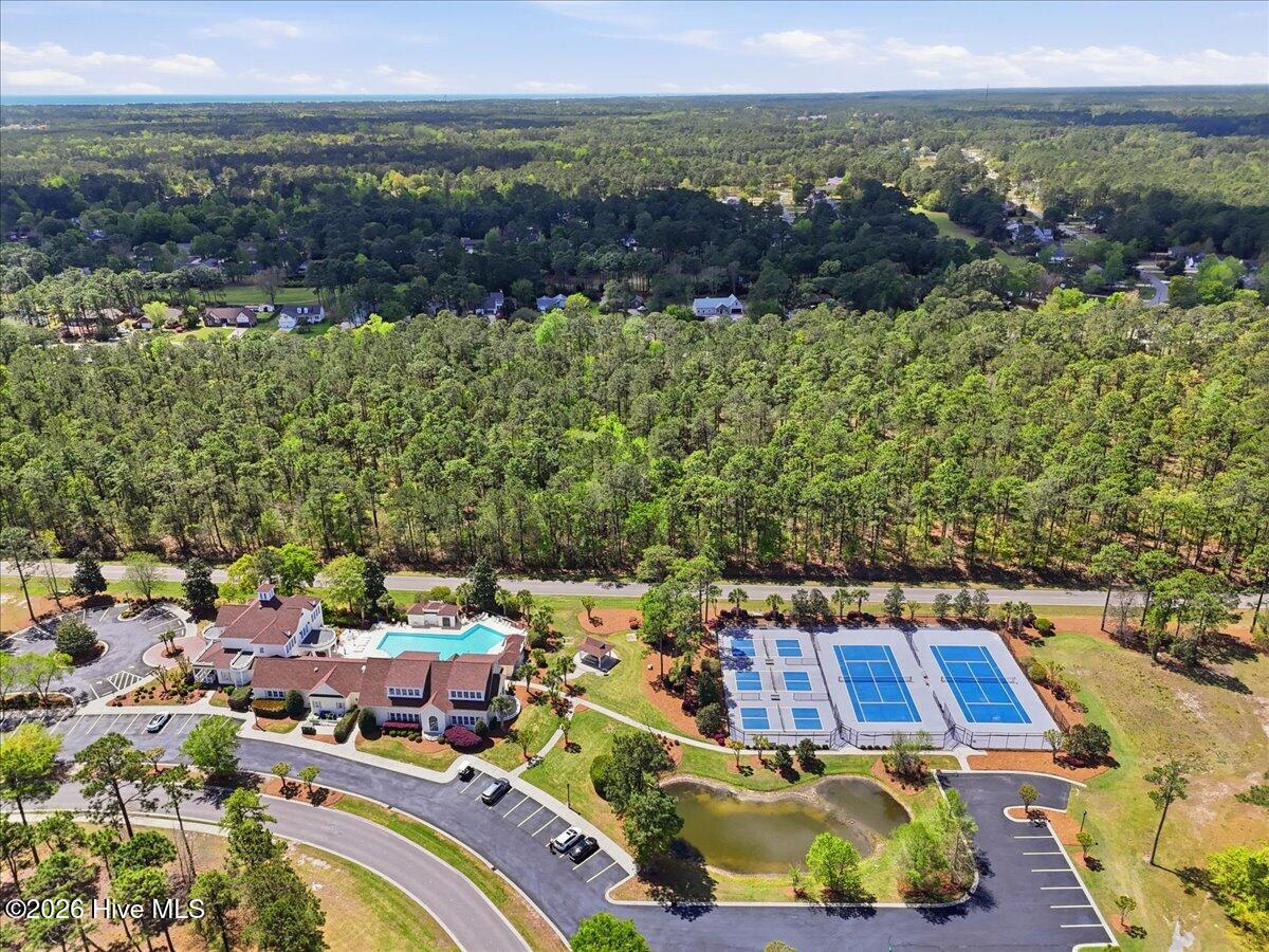 100566244 | Photo 51