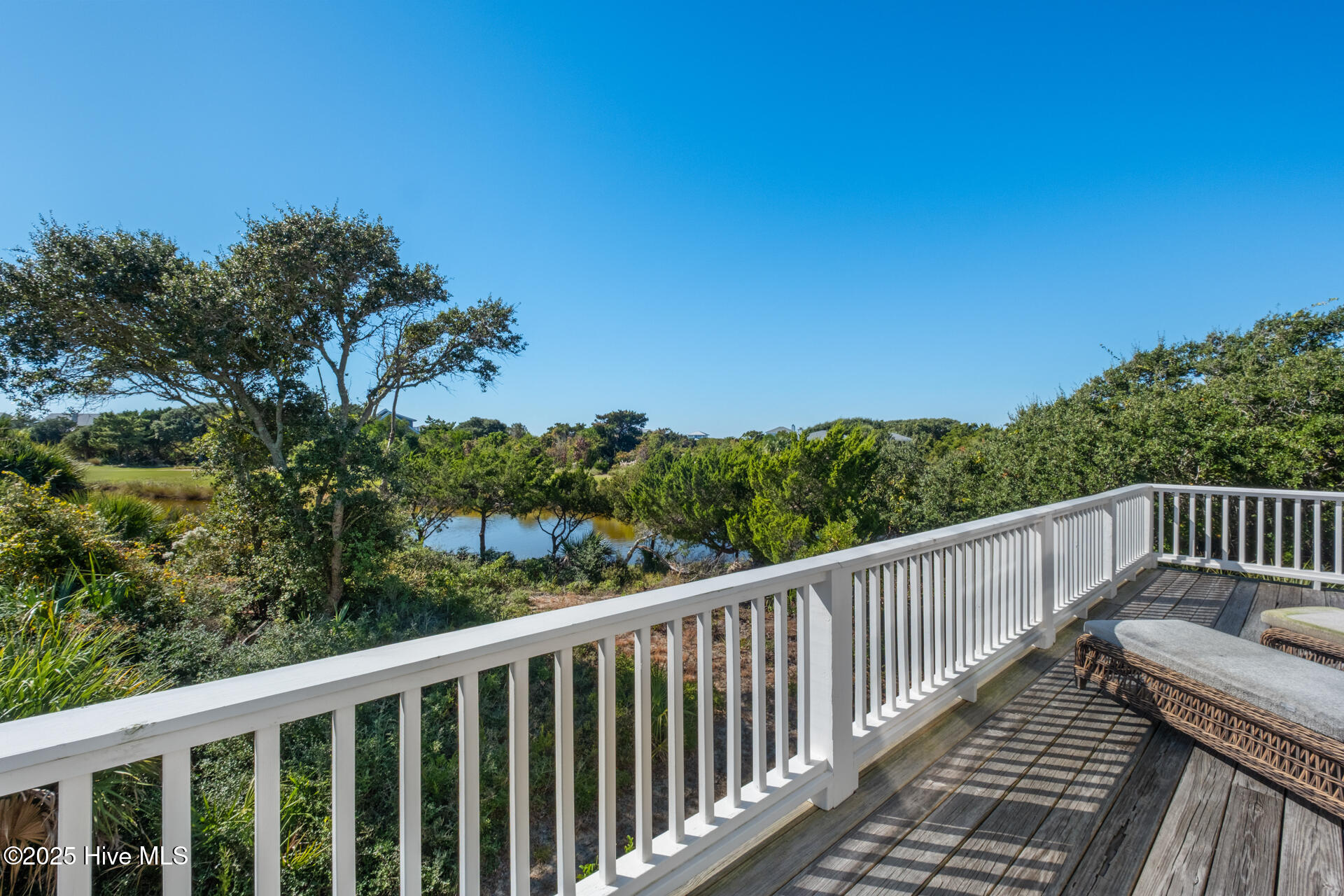 100540295 | Photo 44