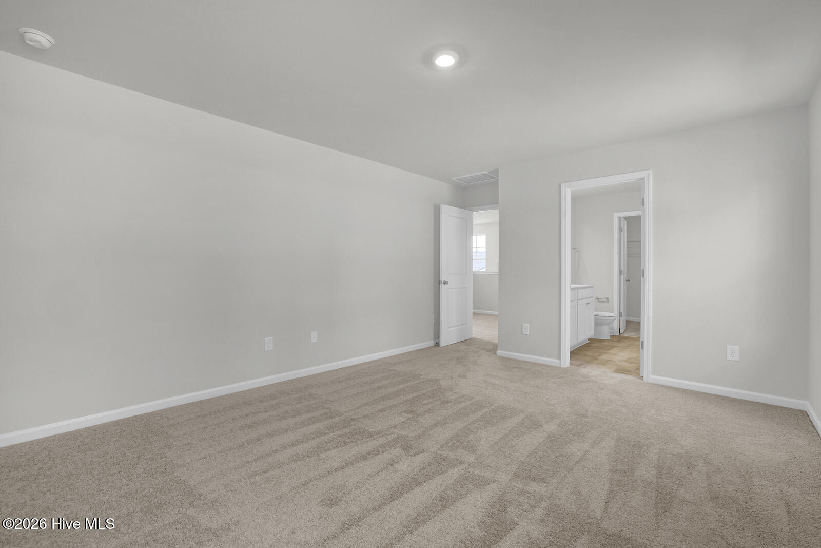 100550324 | Photo 12