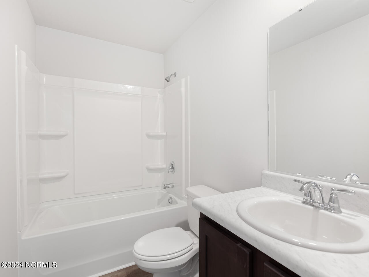 100533680 | Photo 24