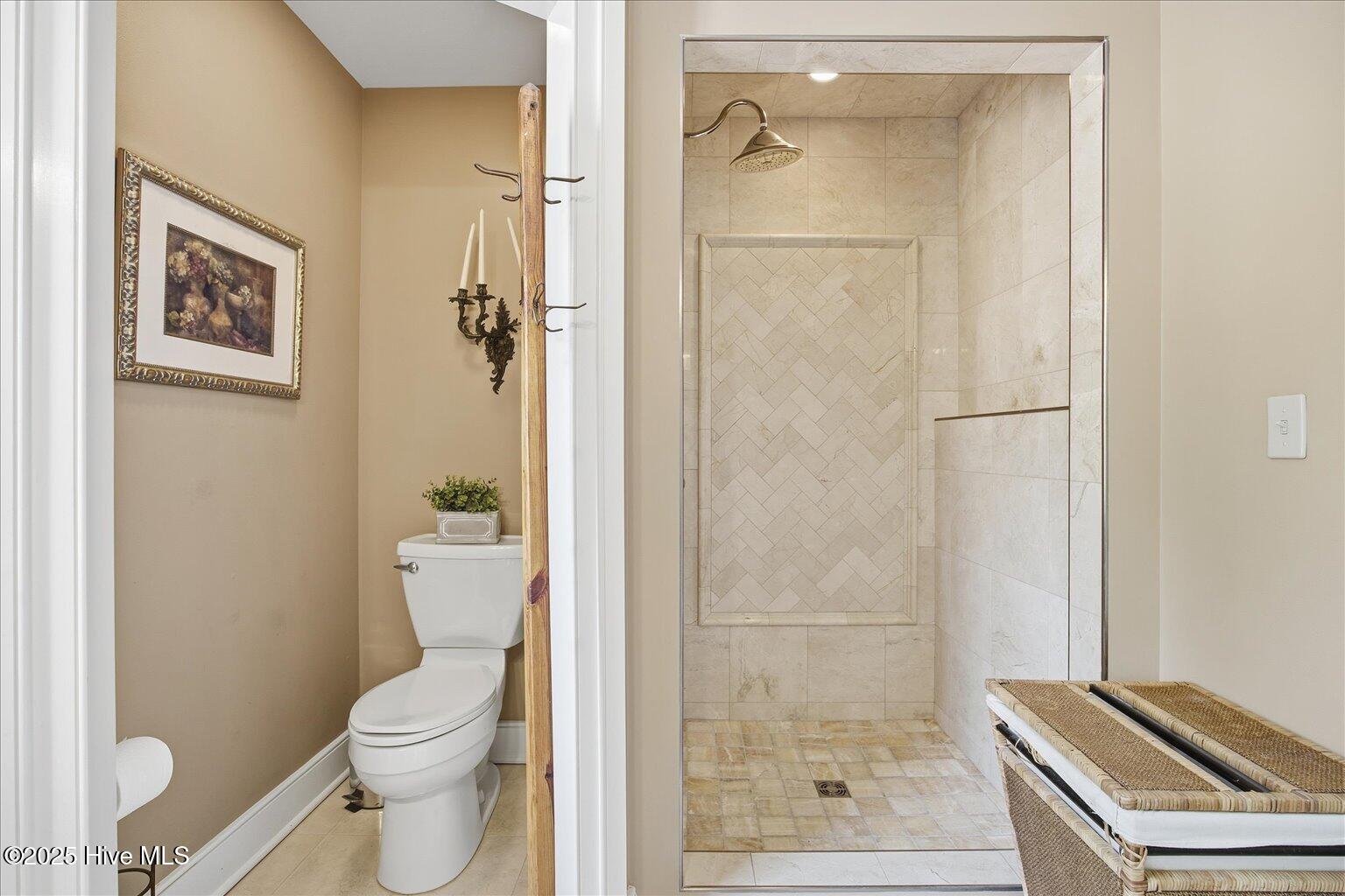 100545633 | Photo 47