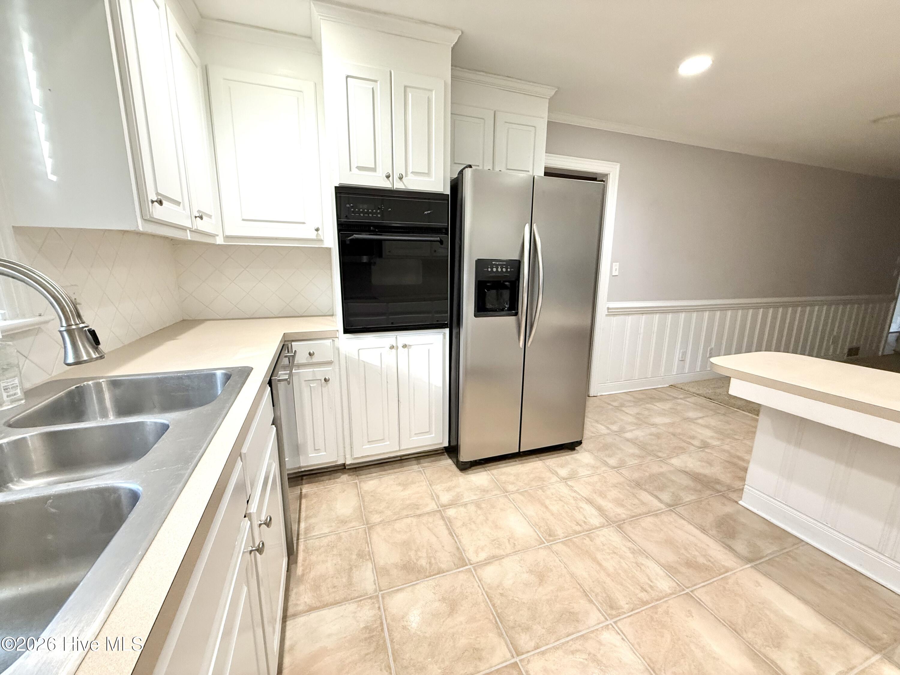 Exterior photo of 2106 Southview Drive, Greenville, NC 27858. MLS: 100571538