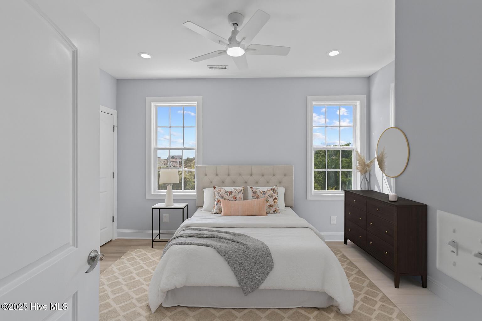 100535479 | Photo 12