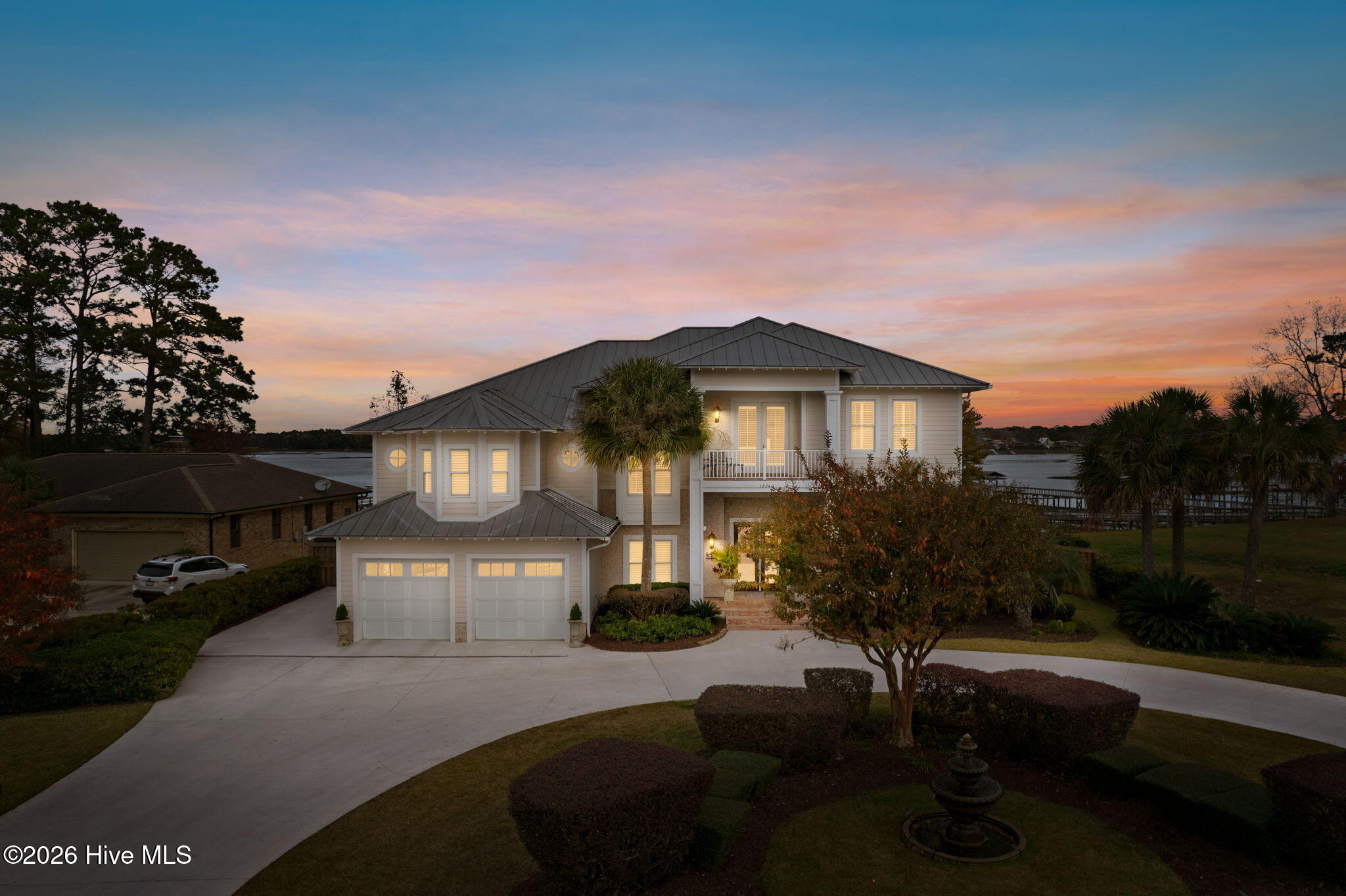 100554709 | Photo 86