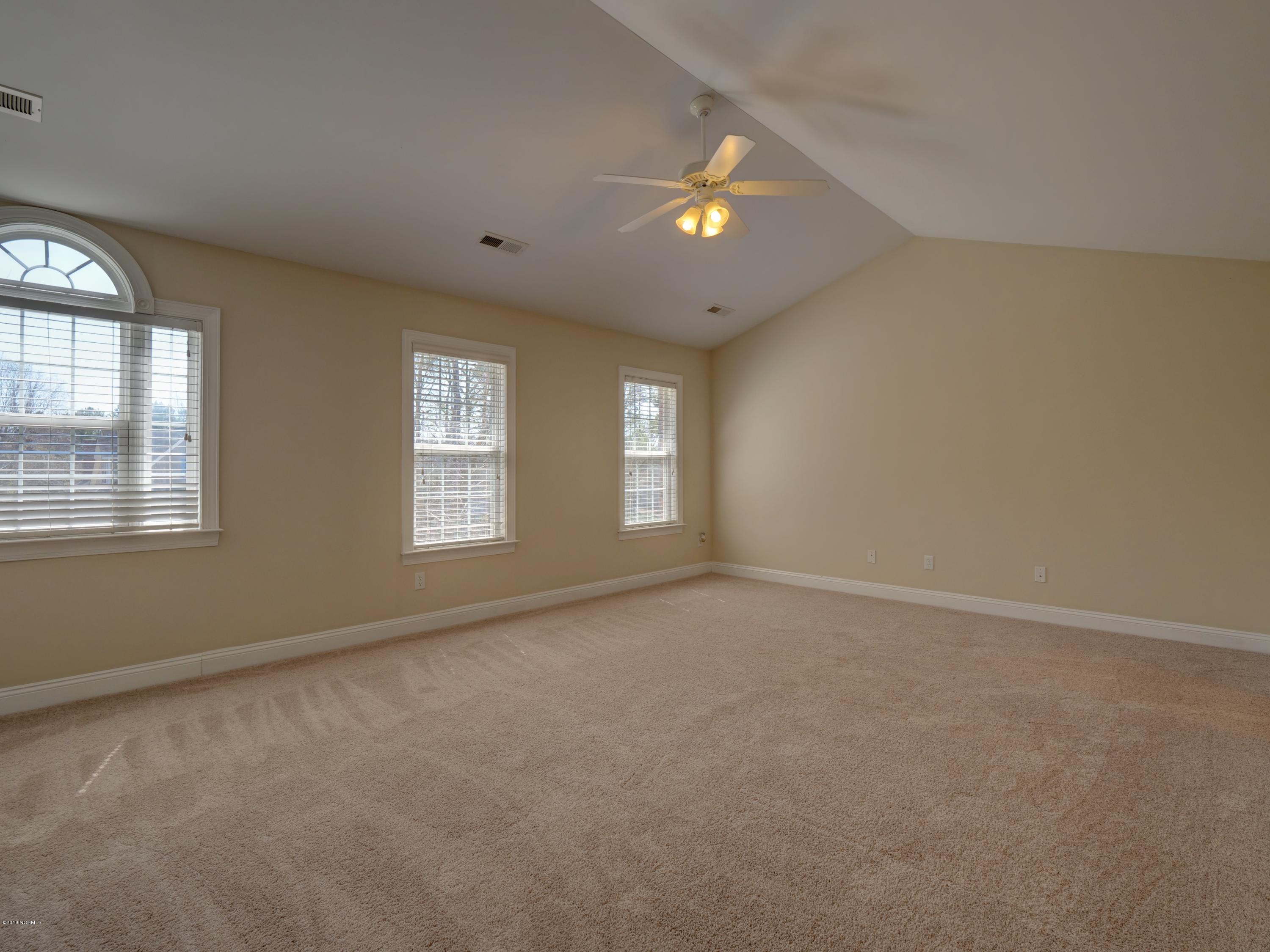 100541932 | Photo 16