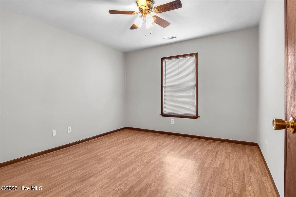 100545519 | Photo 19