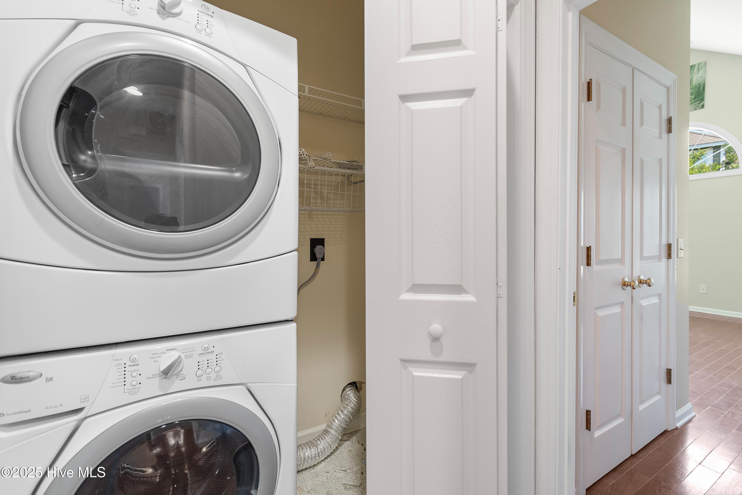 100535708 | Photo 21