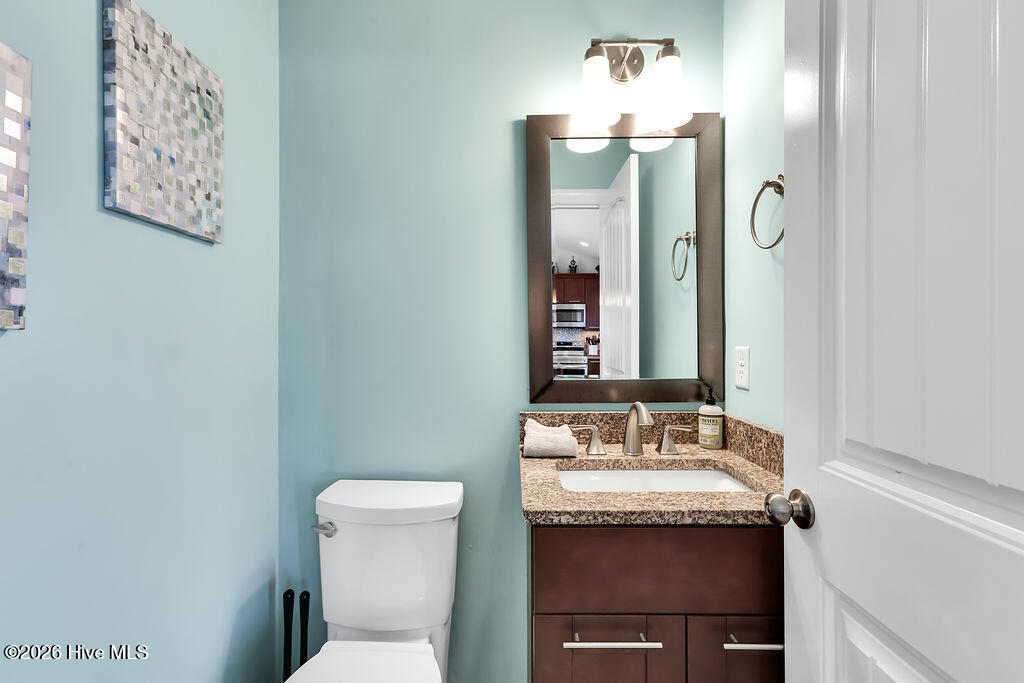 100565368 | Photo 25